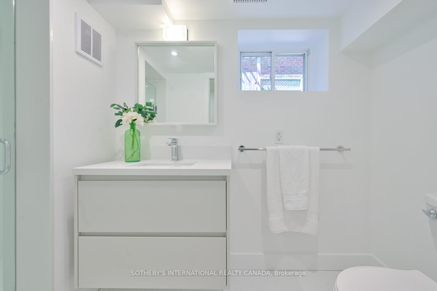 Photo 28 of 32 Davies Crescent, Toronto, East York — HOMEH