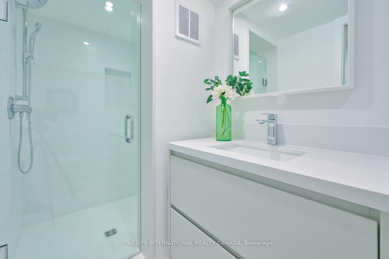 Photo 27 of 32 Davies Crescent, Toronto, East York — HOMEH
