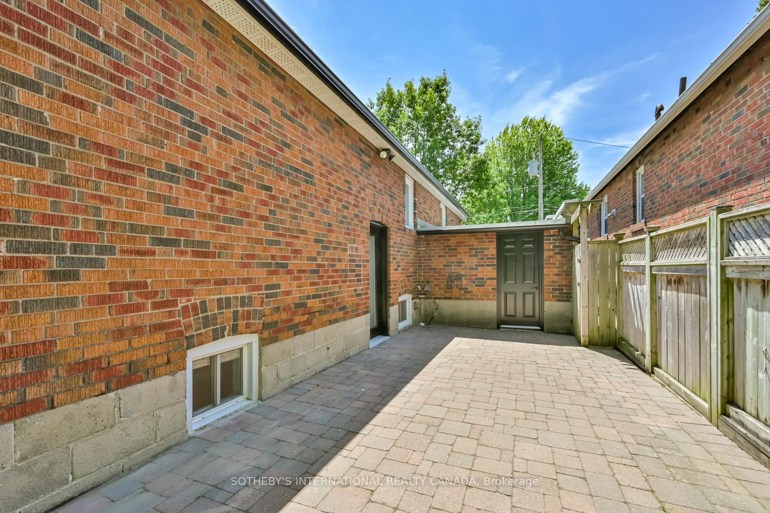 Photo 30 of 32 Davies Crescent, Toronto, East York — HOMEH