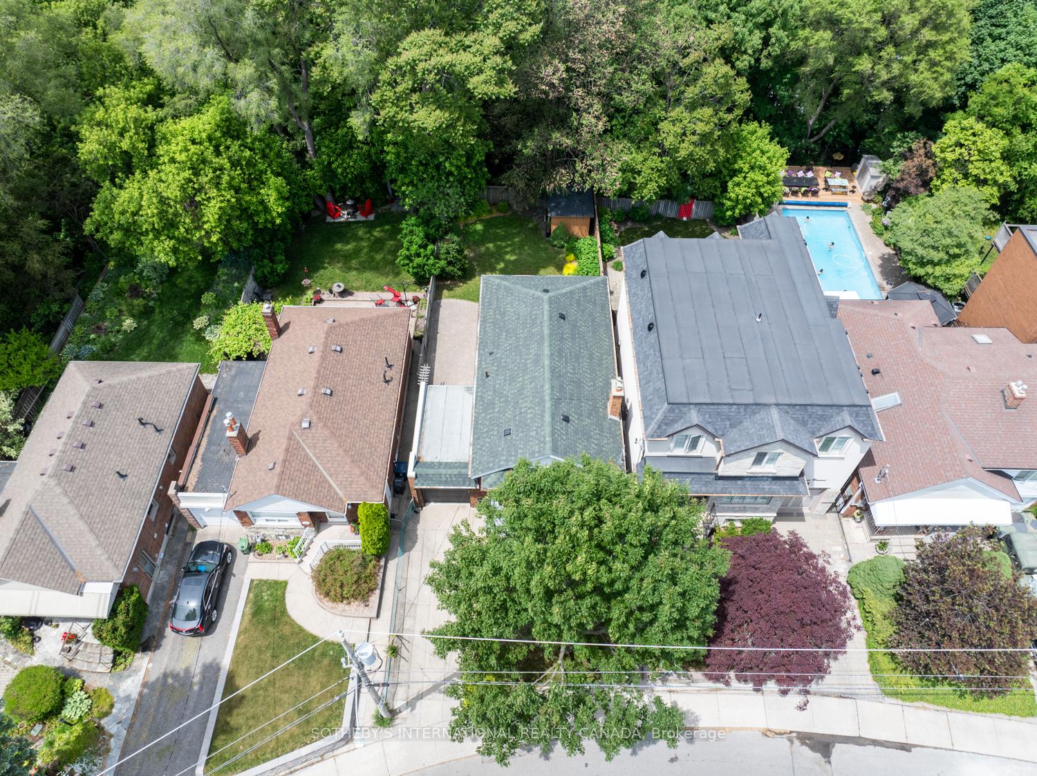 Photo 36 of 32 Davies Crescent, Toronto, East York — HOMEH