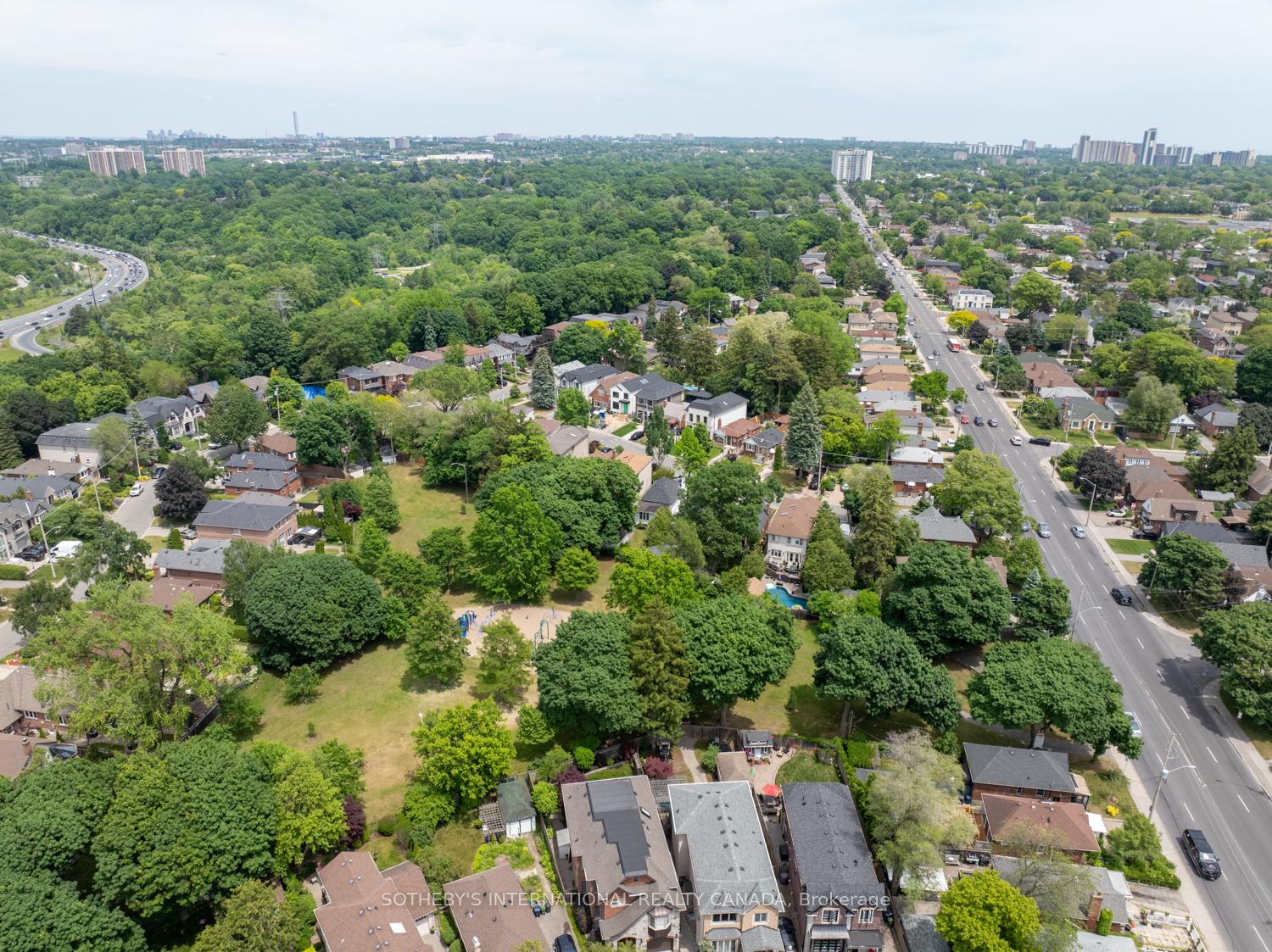 Photo 35 of 32 Davies Crescent, Toronto, East York — HOMEH