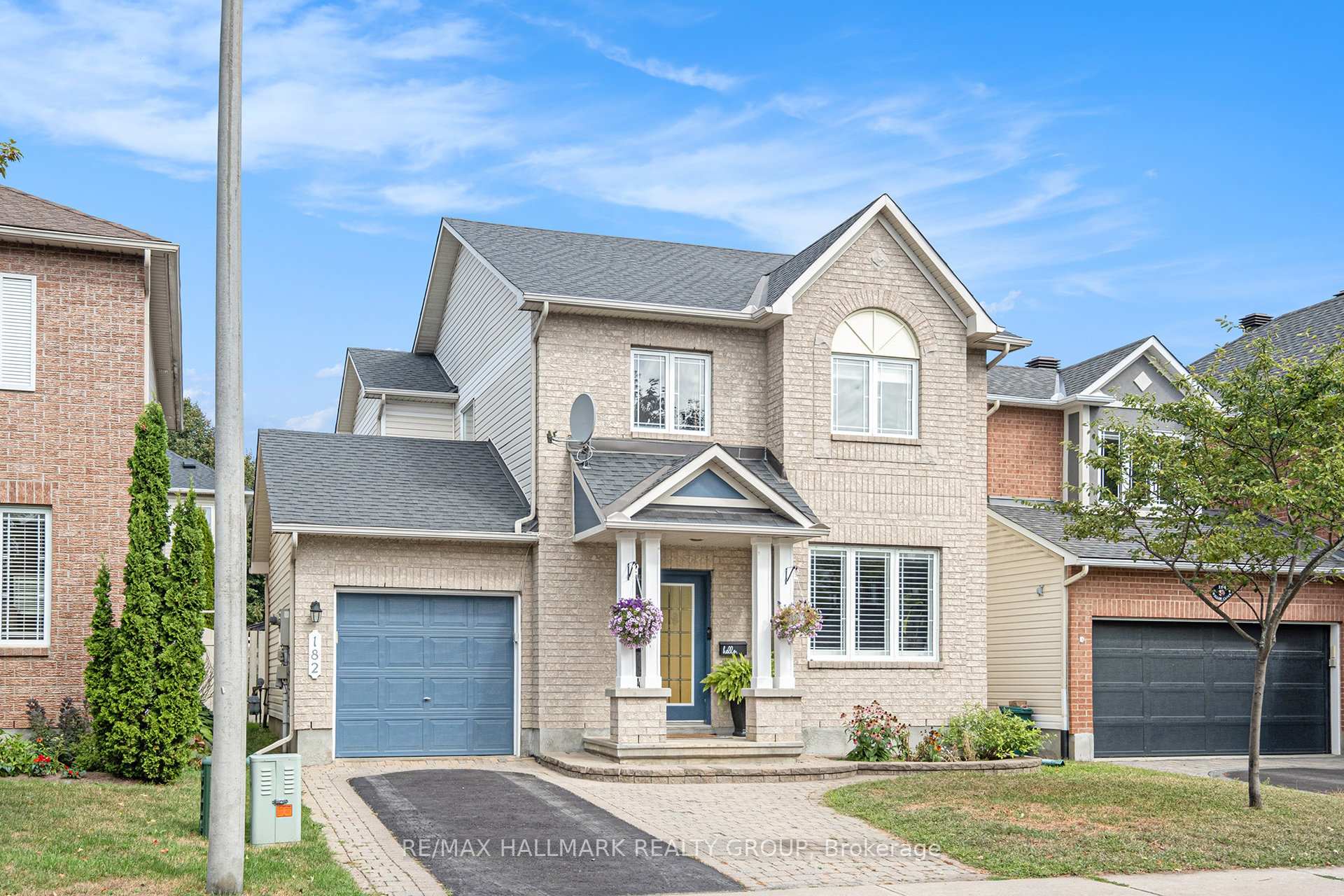 Photo 3 of 182 Willow Creek Circle, Ottawa, Barrhaven - Strandherd — HOMEH
