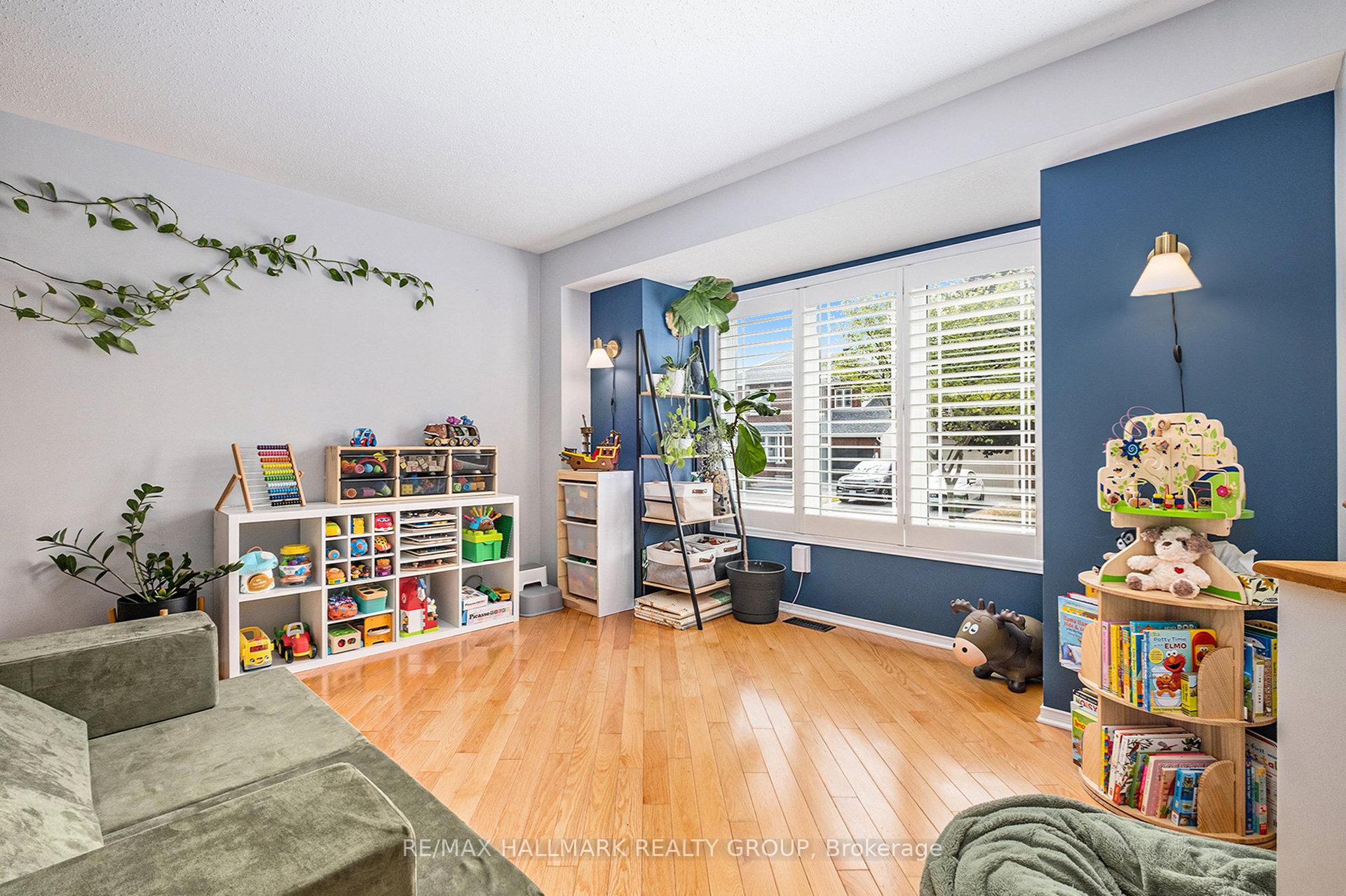 Photo 6 of 182 Willow Creek Circle, Ottawa, Barrhaven - Strandherd — HOMEH