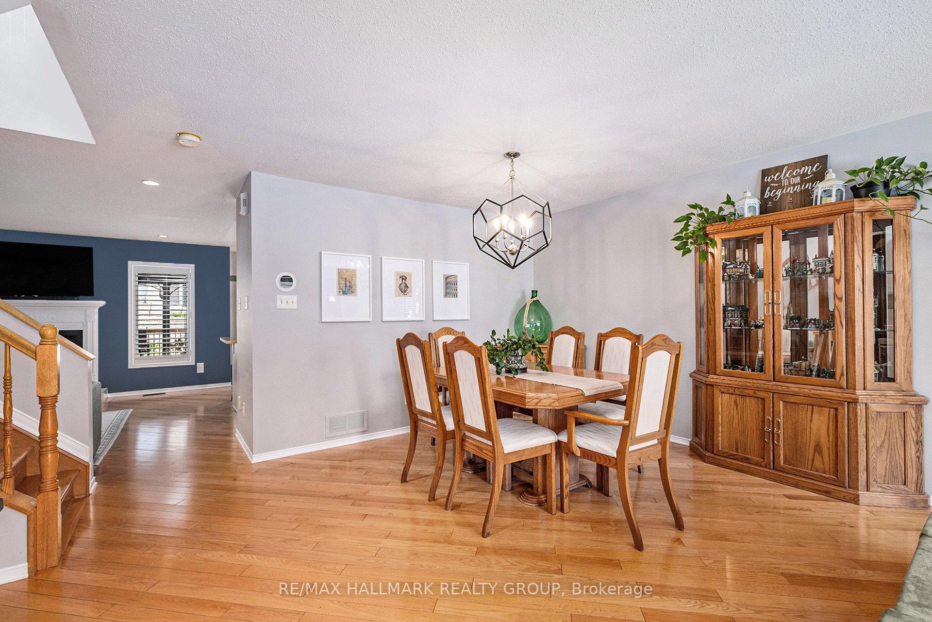 Photo 8 of 182 Willow Creek Circle, Ottawa, Barrhaven - Strandherd — HOMEH