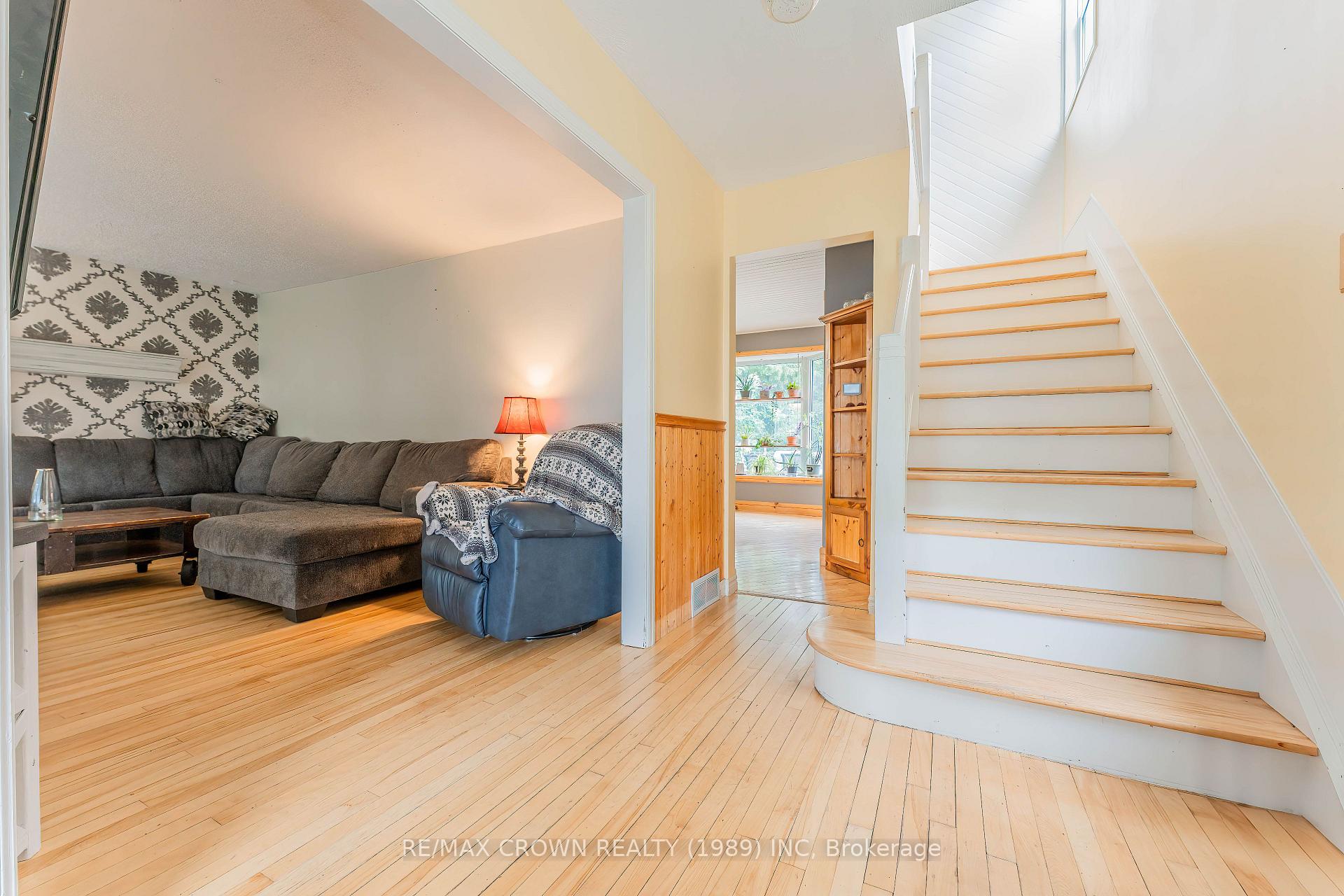Photo 2 of 122 Riverside Drive, Kapuskasing — HOMEH