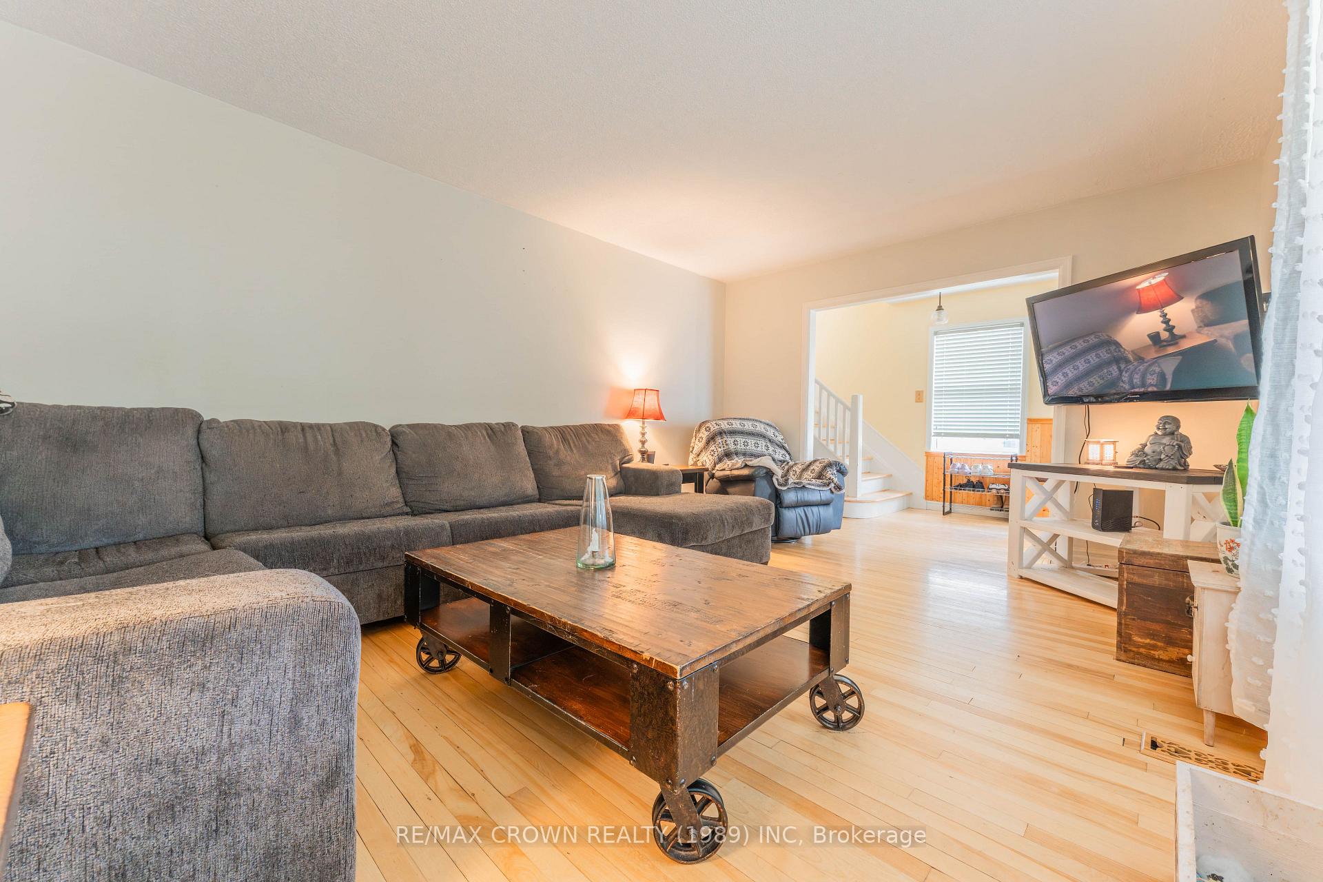 Photo 3 of 122 Riverside Drive, Kapuskasing — HOMEH