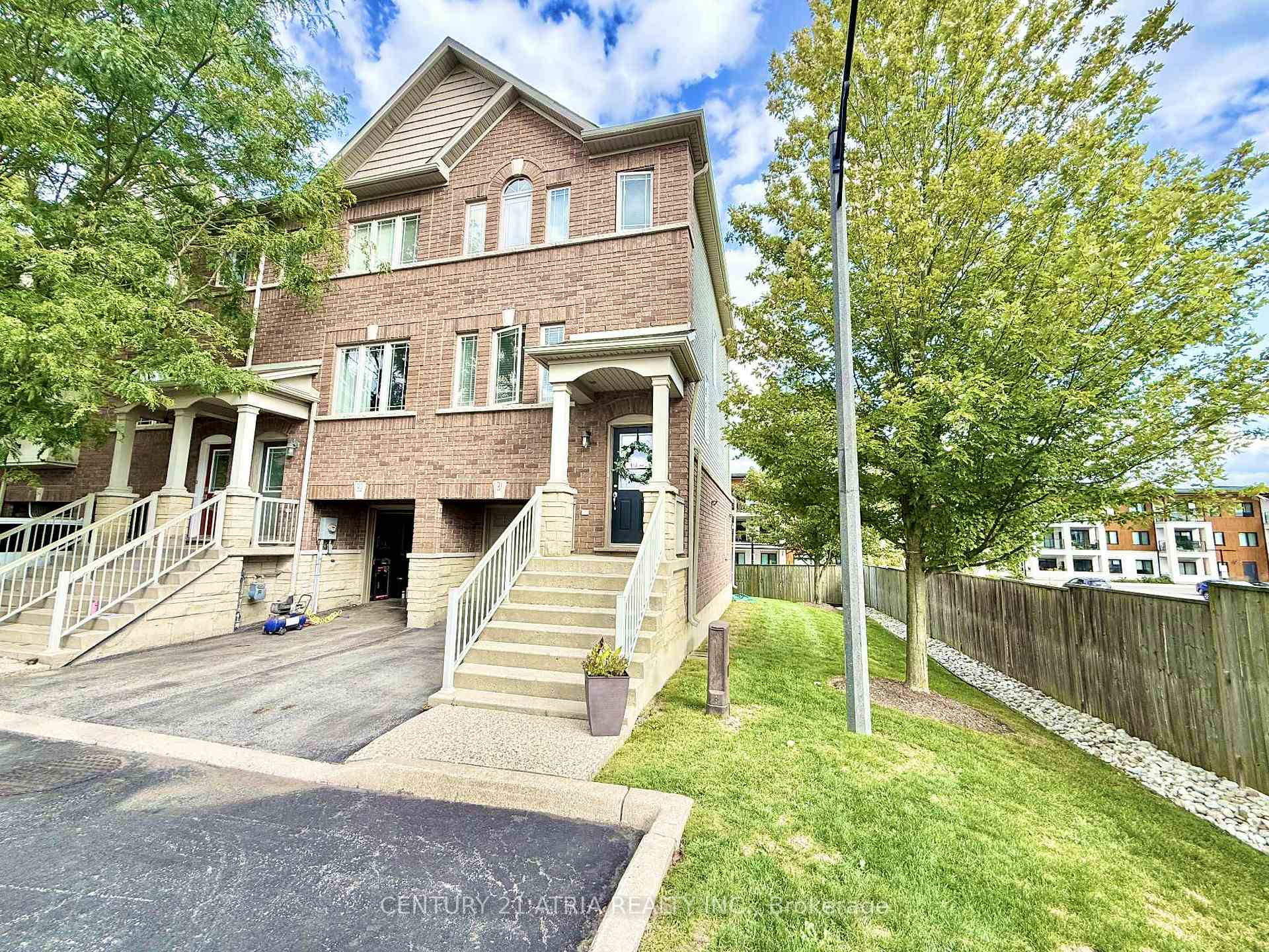 Photo 1 of Unit 31, 25 Viking Drive, Hamilton, Binbrook — HOMEH