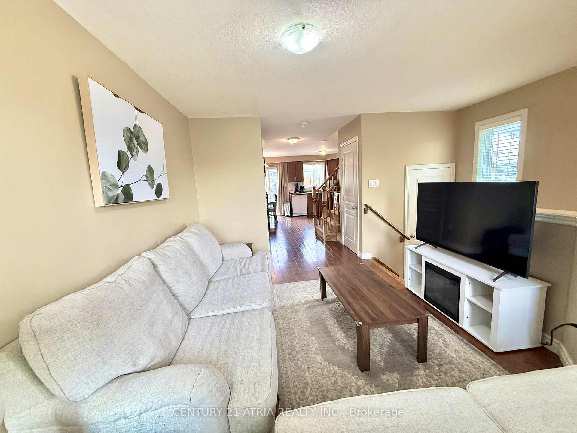Photo 3 of Unit 31, 25 Viking Drive, Hamilton, Binbrook — HOMEH