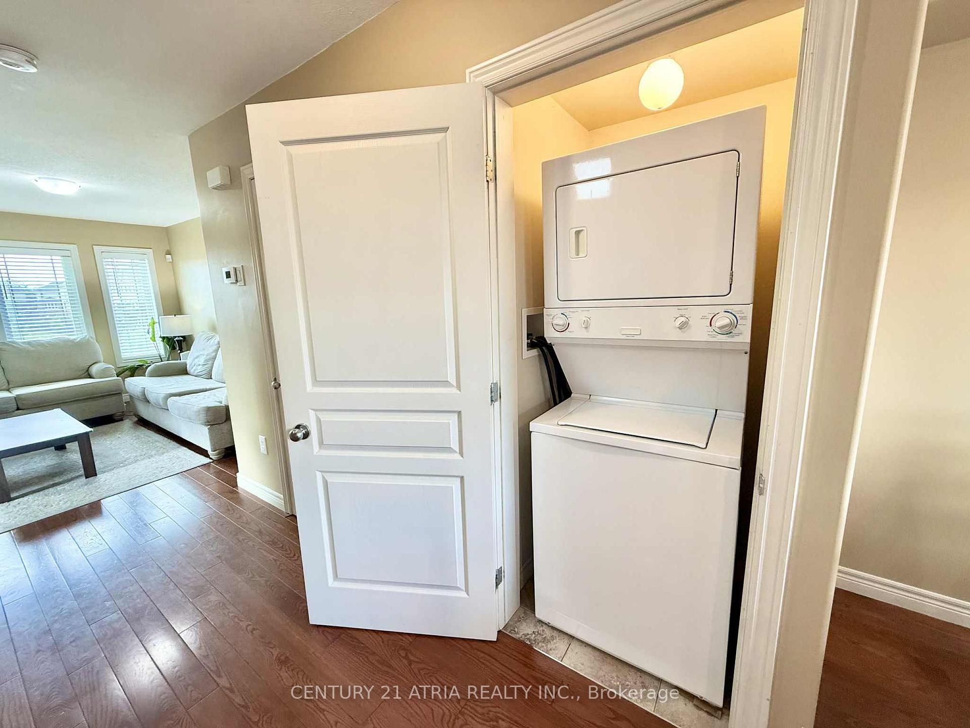 Photo 4 of Unit 31, 25 Viking Drive, Hamilton, Binbrook — HOMEH