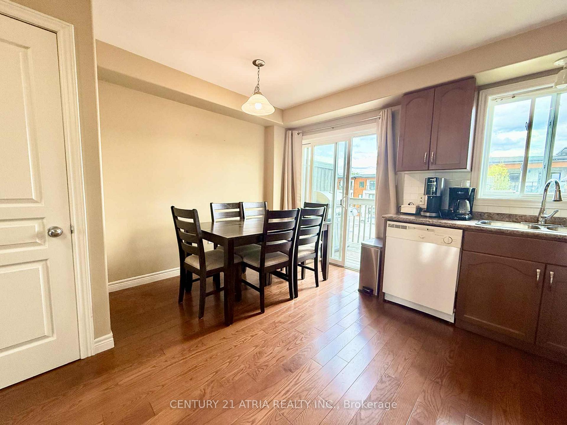 Photo 7 of Unit 31, 25 Viking Drive, Hamilton, Binbrook — HOMEH