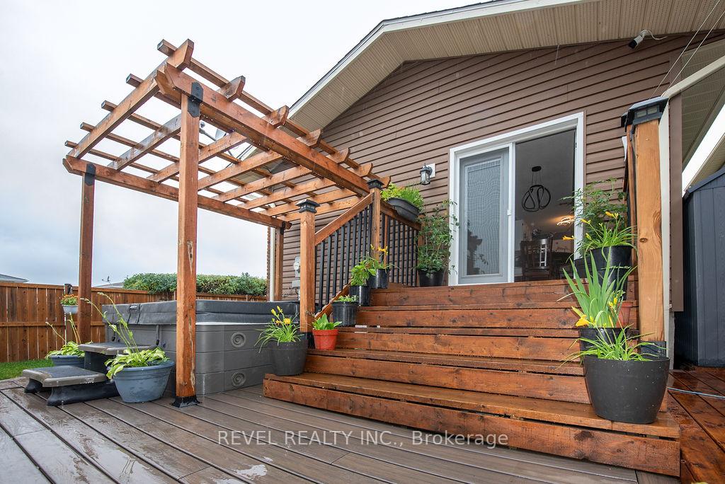 Photo 7 of 545 Lonergan Boulevard, Timmins, TNW - Riverpark — HOMEH
