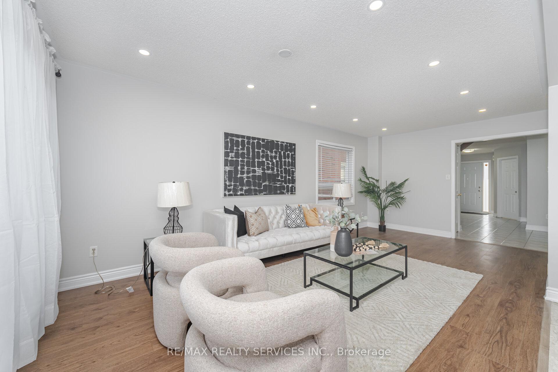 Photo 16 of 56 Loons Call Crescent, Brampton, Sandringham-Wellington — HOMEH
