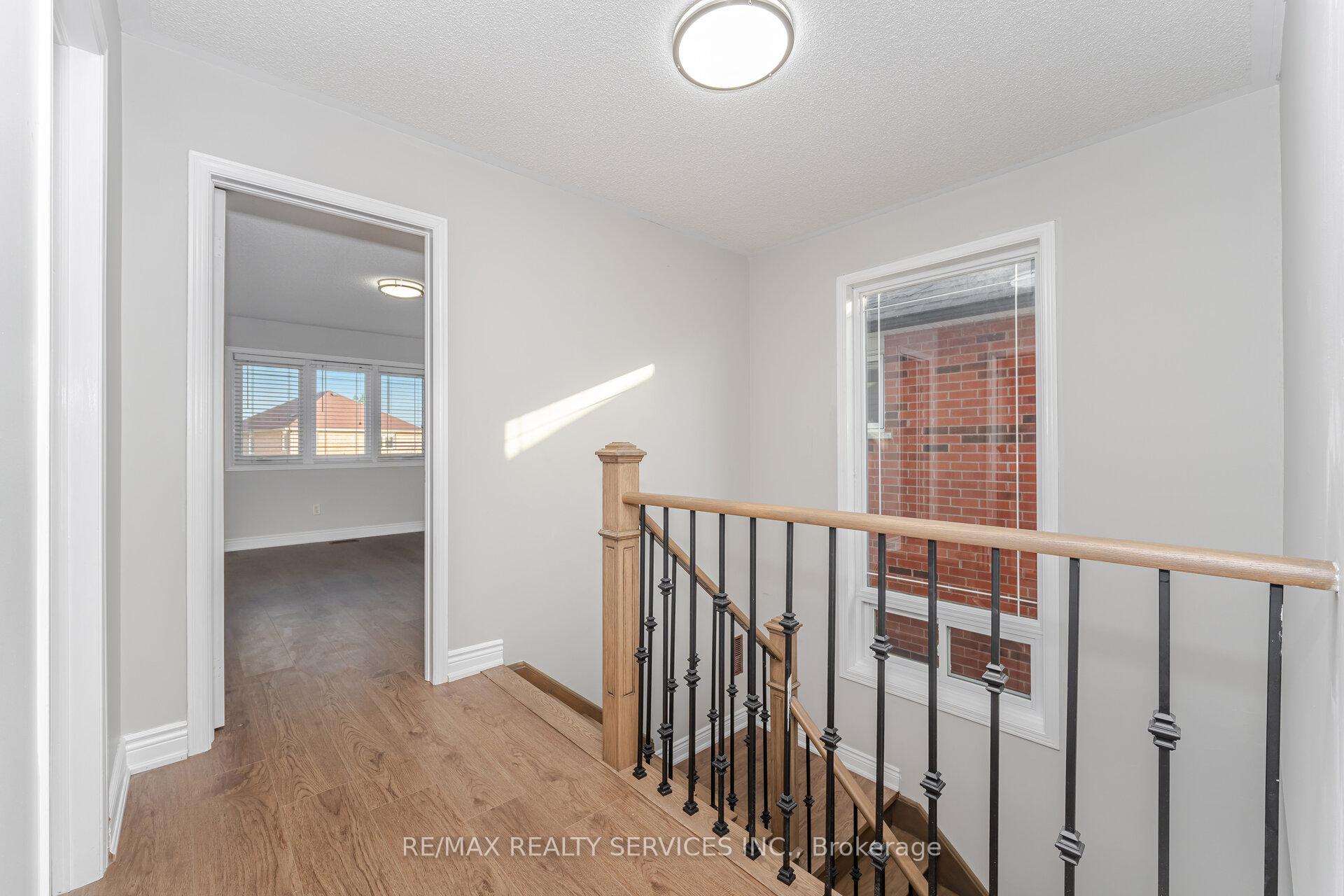 Photo 19 of 56 Loons Call Crescent, Brampton, Sandringham-Wellington — HOMEH
