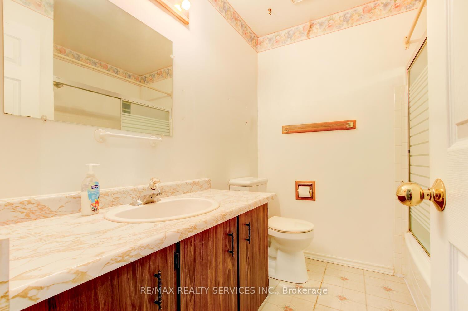Photo 24 of 6 Wesmorland Avenue, Brampton, Heart Lake West — HOMEH