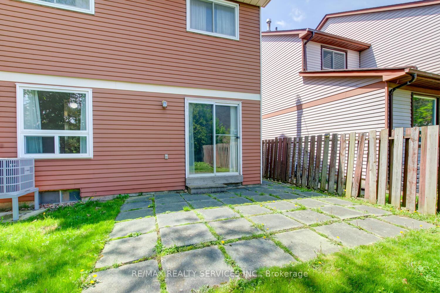 Photo 18 of 6 Wesmorland Avenue, Brampton, Heart Lake West — HOMEH