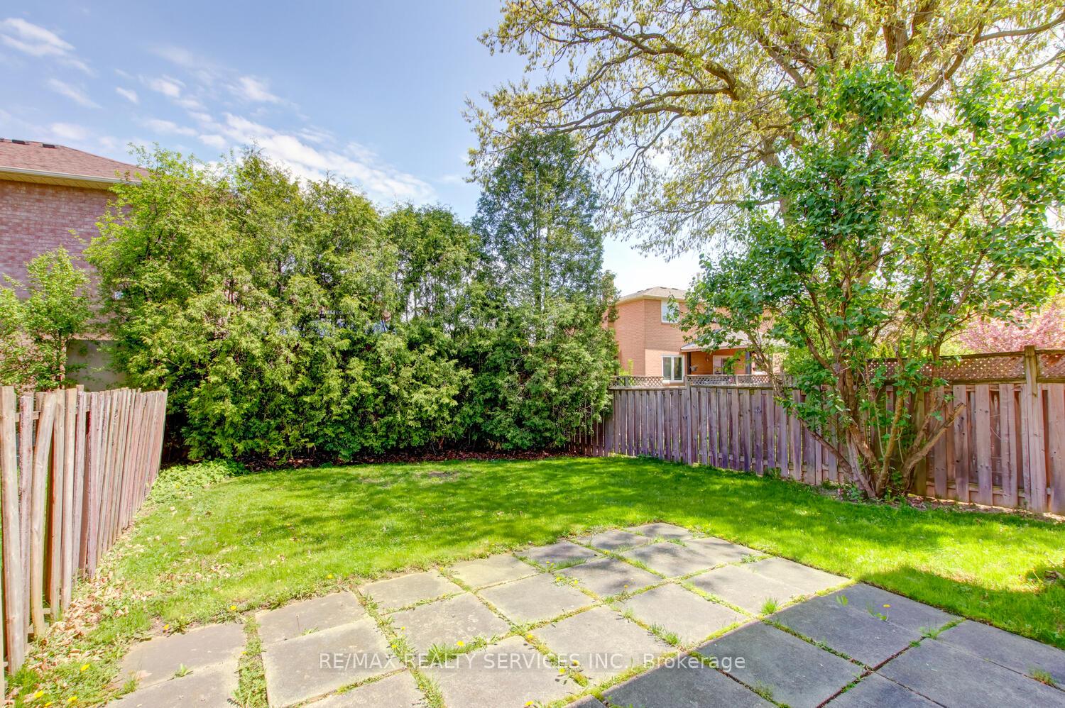 Photo 25 of 6 Wesmorland Avenue, Brampton, Heart Lake West — HOMEH