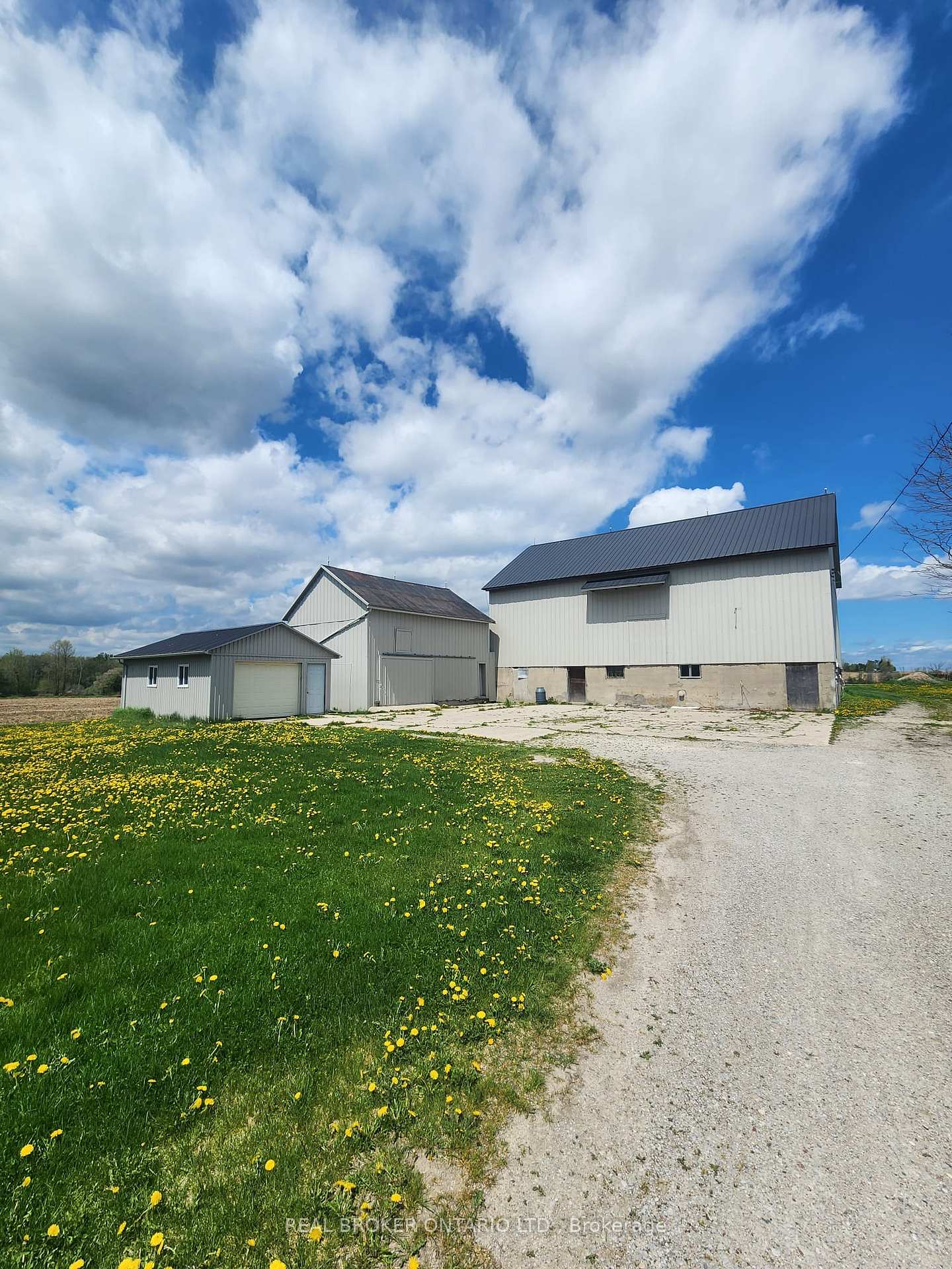 Photo 14 of 2528 9th Line, Innisfil, Rural Innisfil — HOMEH