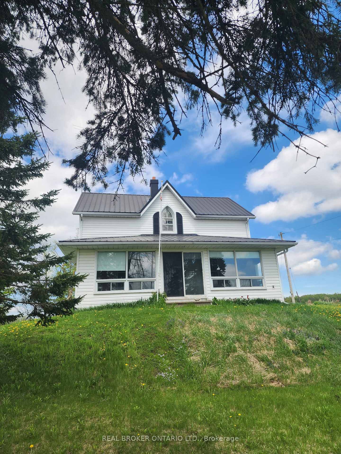 Photo 12 of 2528 9th Line, Innisfil, Rural Innisfil — HOMEH