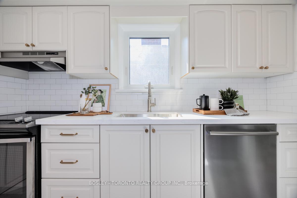 Photo 15 of 7 Crestland Avenue, Toronto, Danforth Village-East York — HOMEH