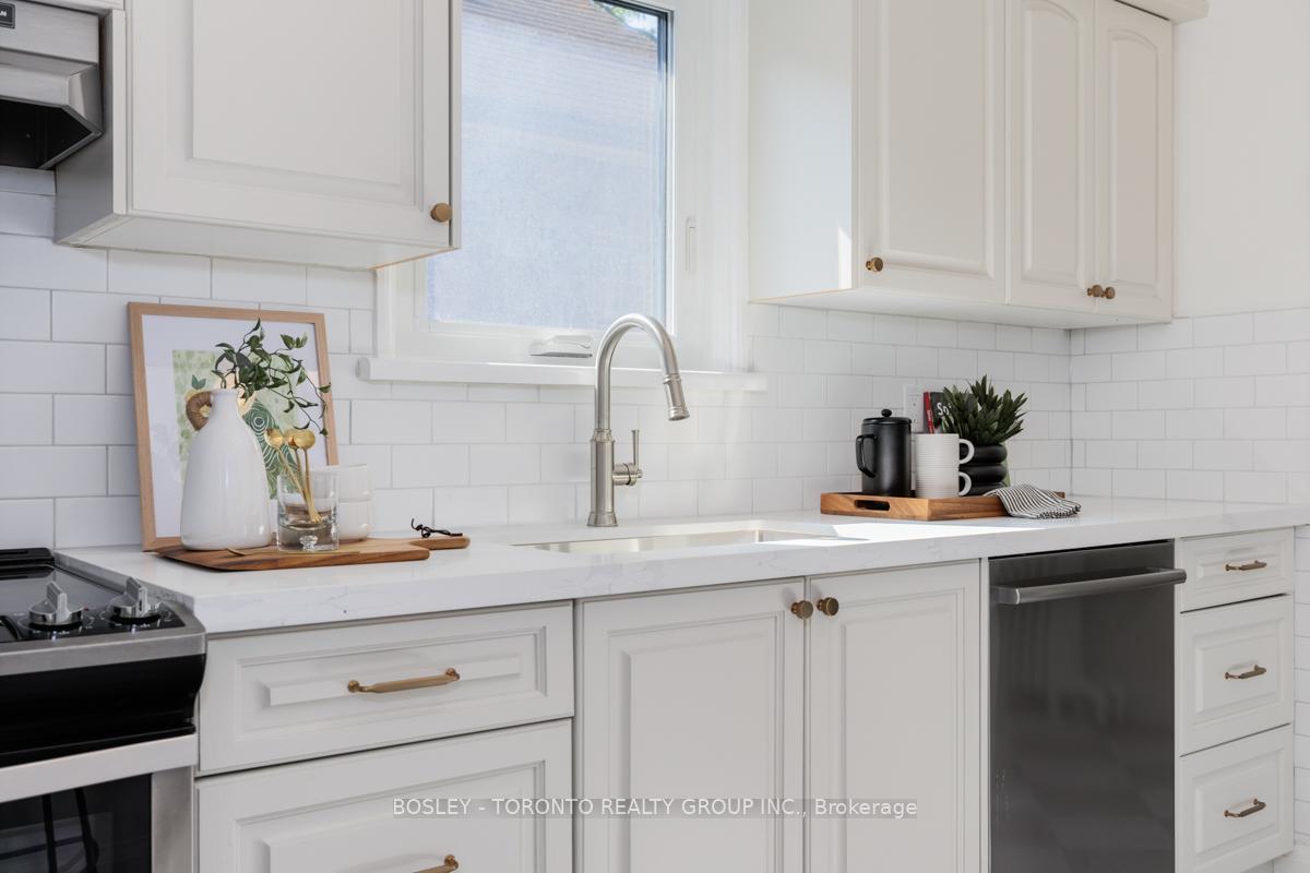 Photo 14 of 7 Crestland Avenue, Toronto, Danforth Village-East York — HOMEH