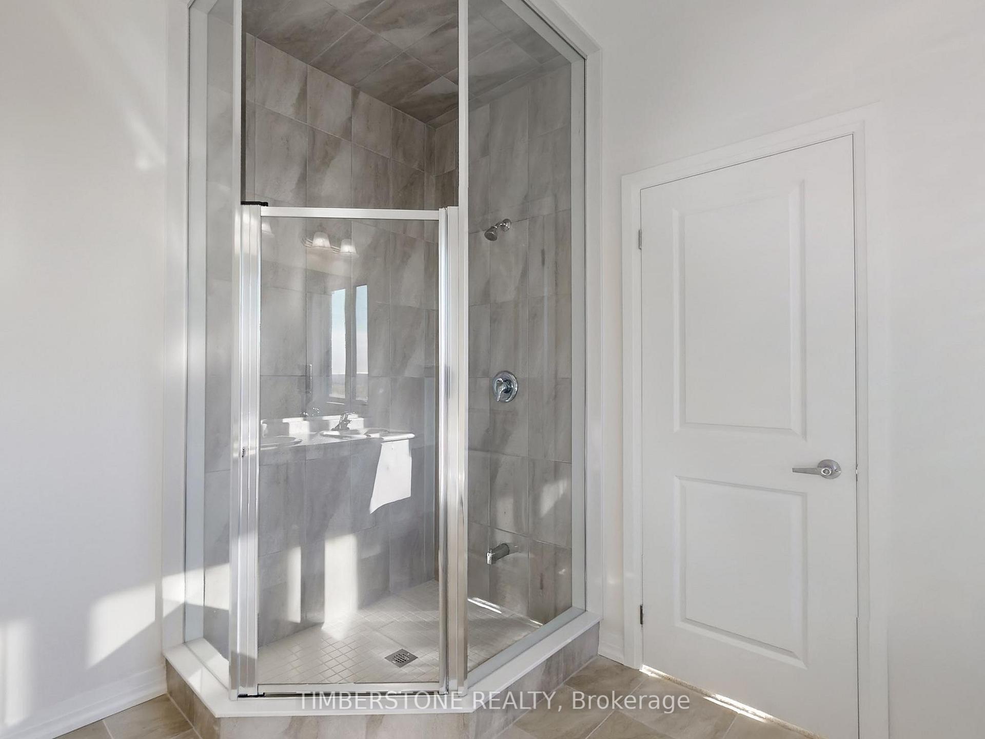 Photo 23 of 1119 Zircon Manor, Pickering, Rural Pickering — HOMEH