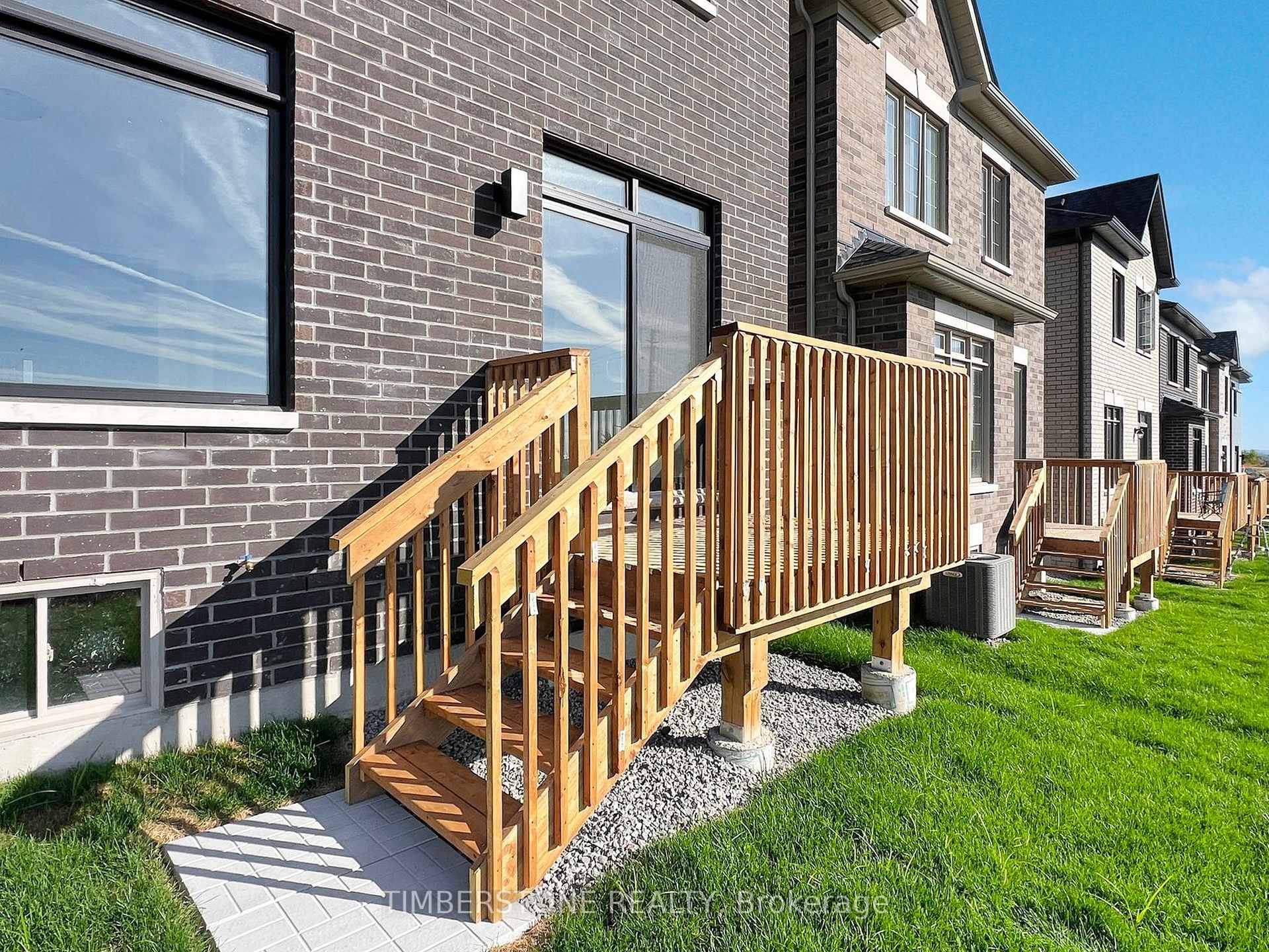 Photo 32 of 1119 Zircon Manor, Pickering, Rural Pickering — HOMEH