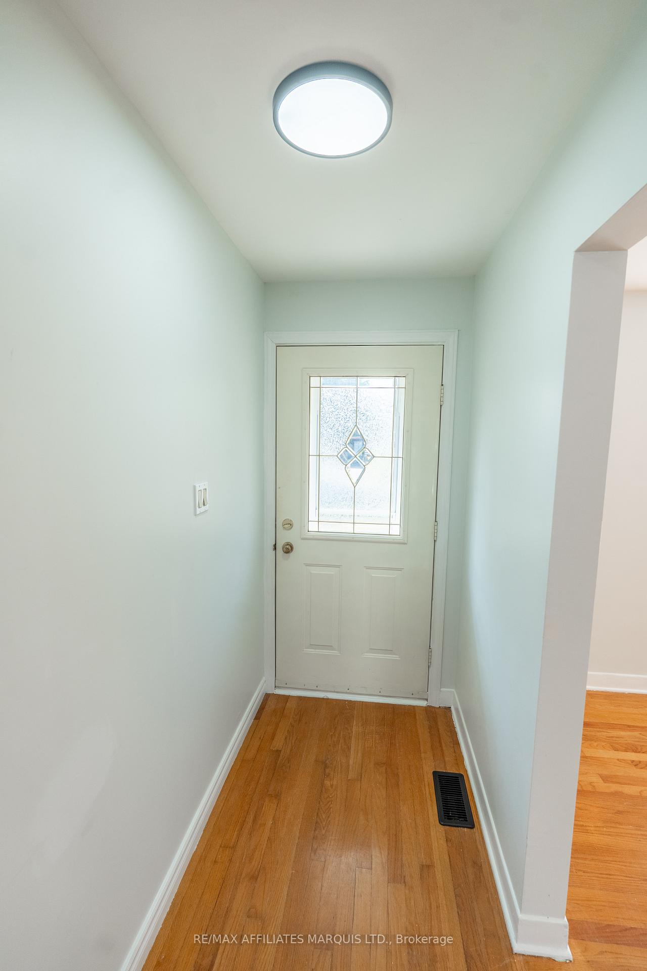 Photo 7 of 1203 Princess Street, Cornwall — HOMEH