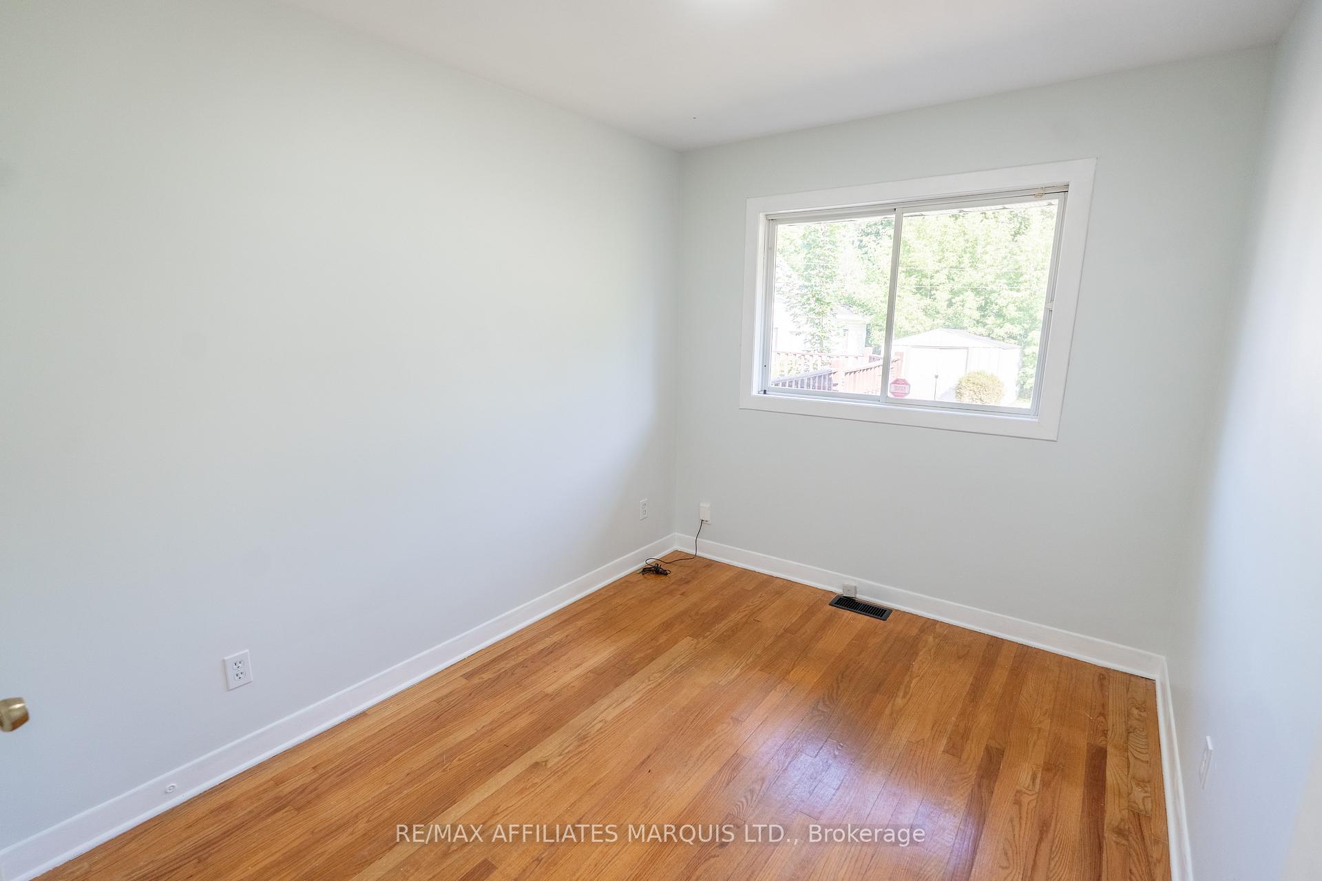 Photo 11 of 1203 Princess Street, Cornwall — HOMEH