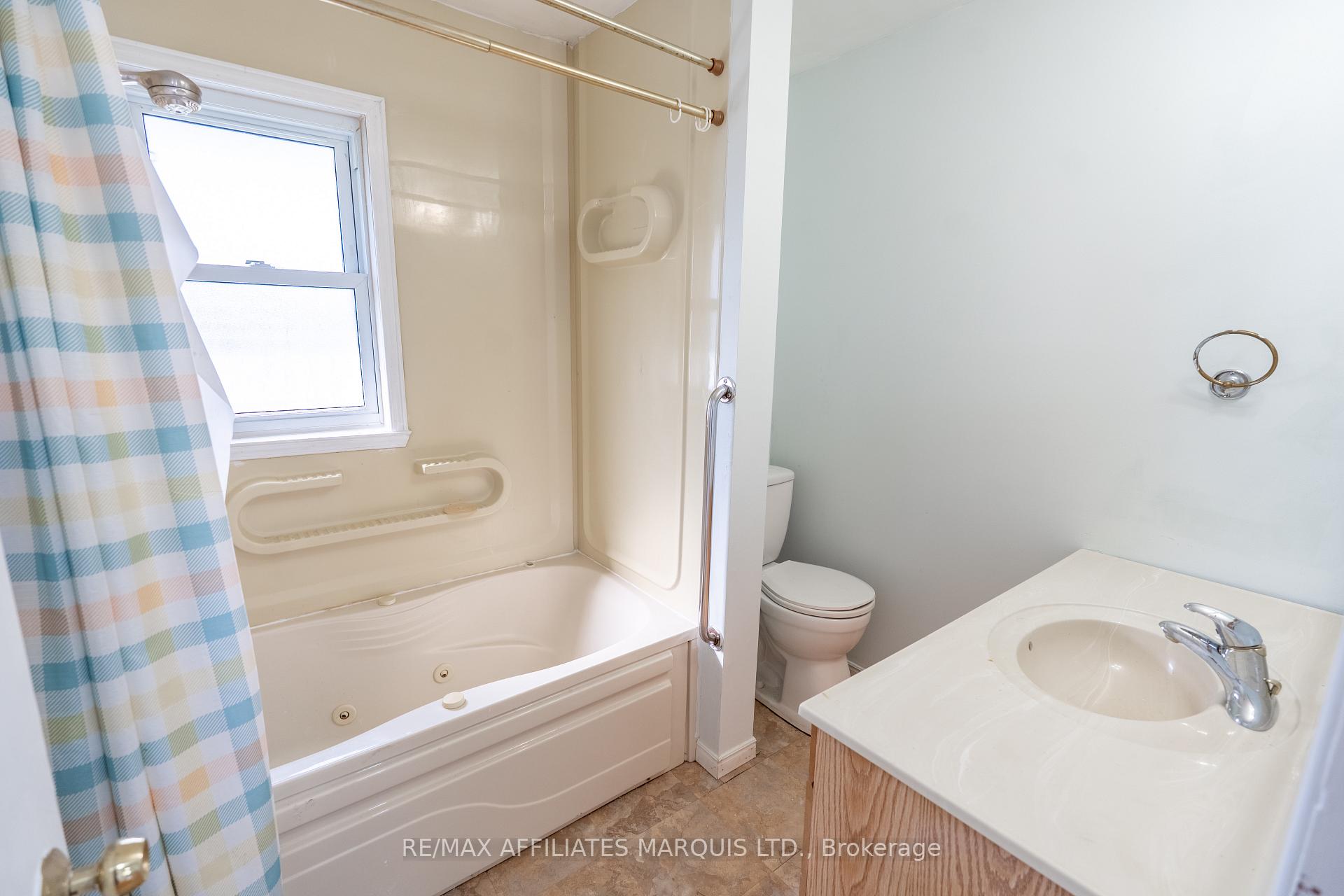Photo 13 of 1203 Princess Street, Cornwall — HOMEH