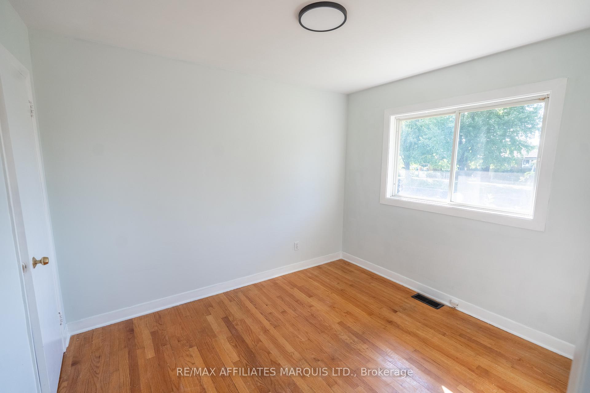 Photo 15 of 1203 Princess Street, Cornwall — HOMEH