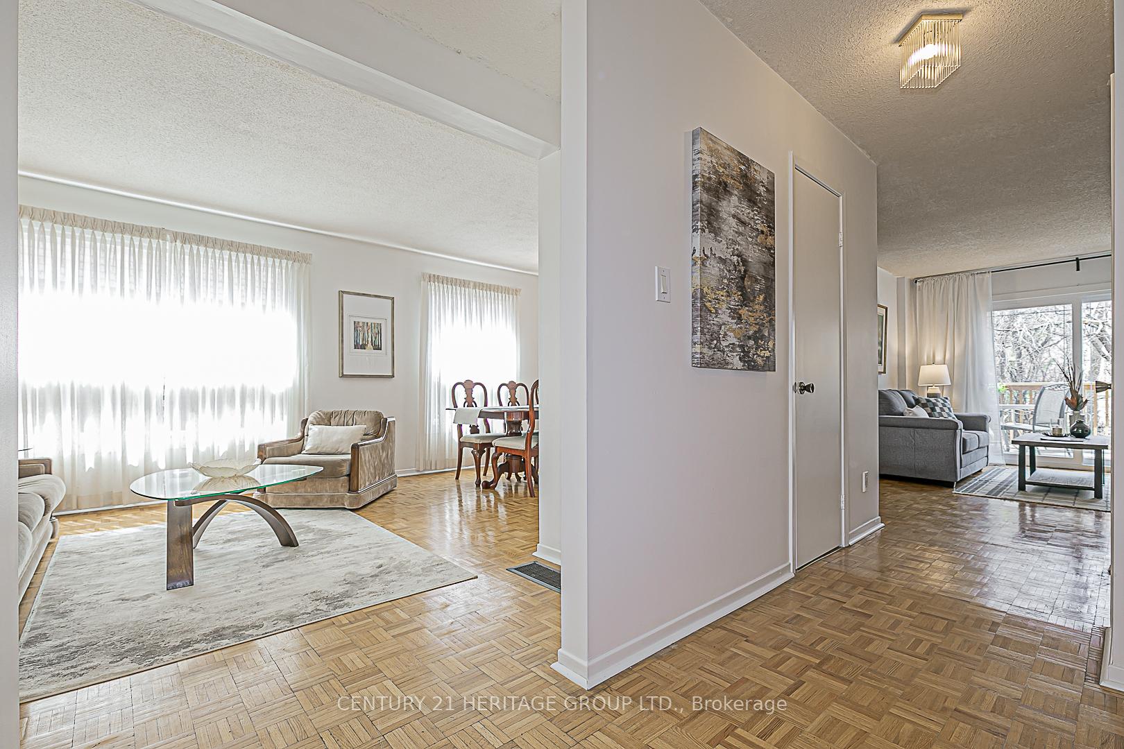 Photo 11 of 72 Seaton Drive, Aurora, Aurora Highlands — HOMEH