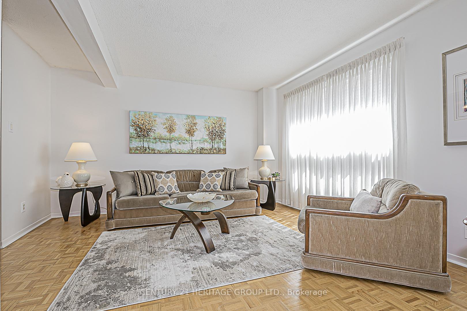 Photo 13 of 72 Seaton Drive, Aurora, Aurora Highlands — HOMEH