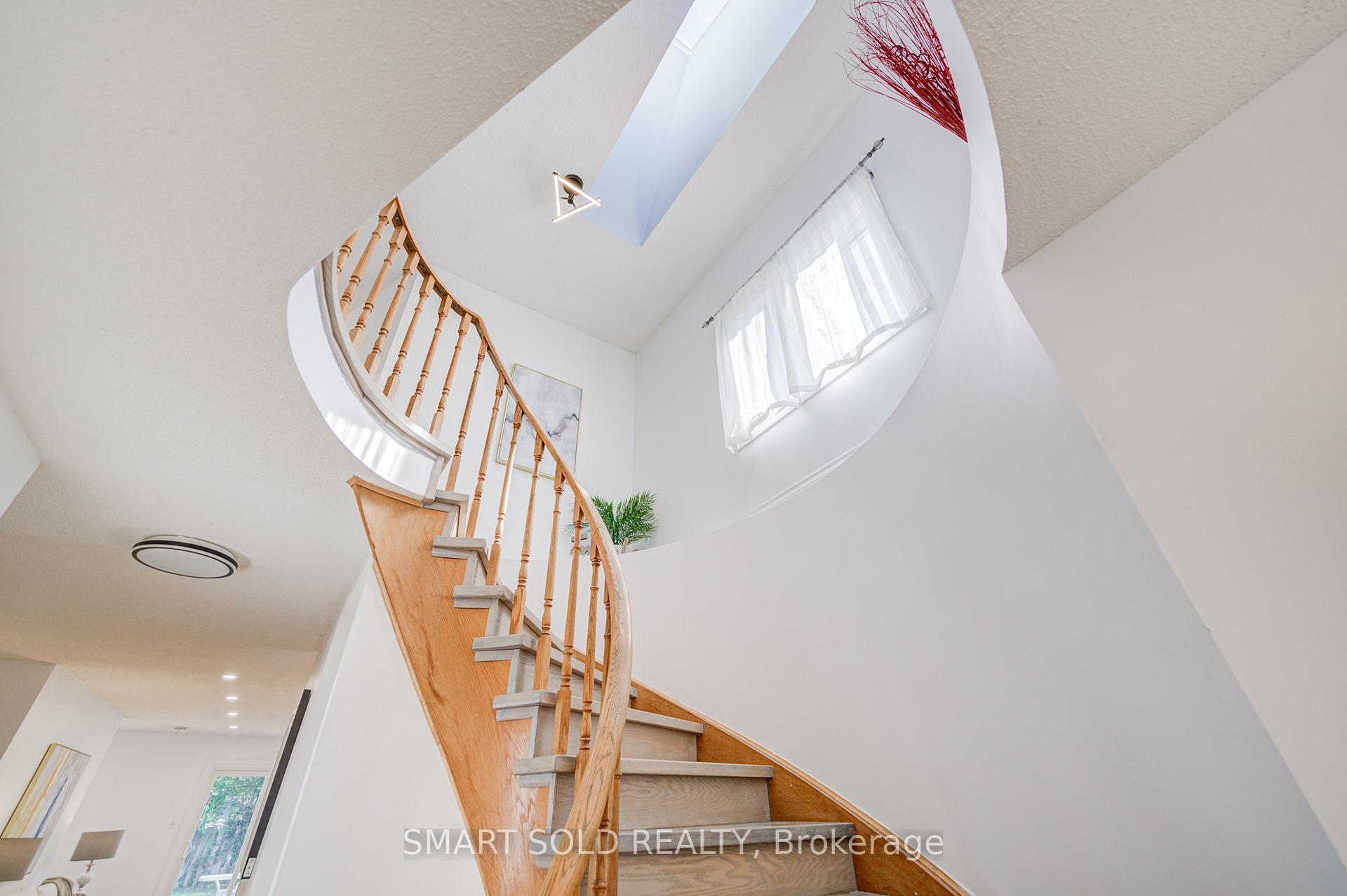 Photo 3 of 61 Stockbridge Crescent, Ajax, Central West — HOMEH