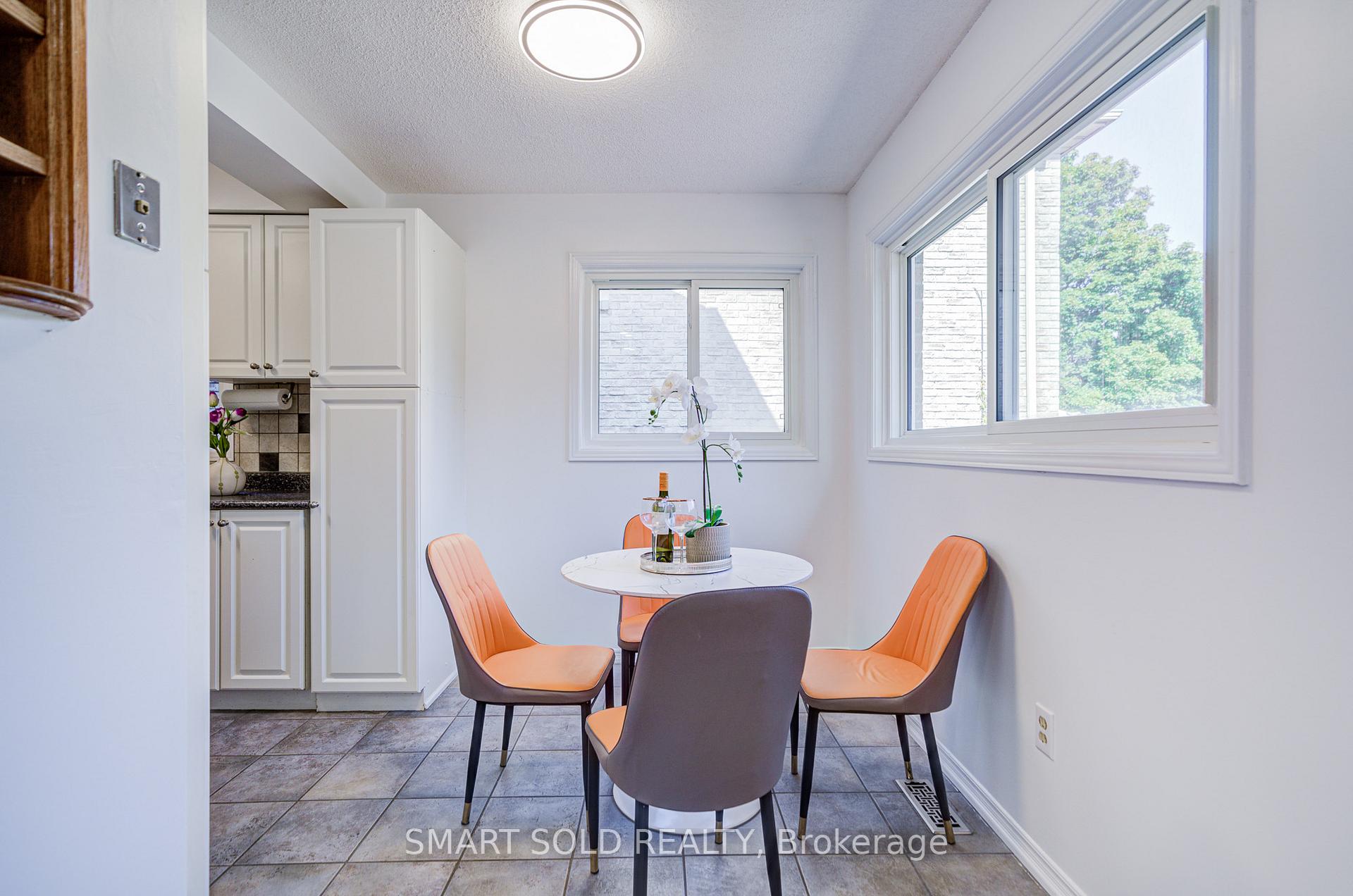Photo 9 of 61 Stockbridge Crescent, Ajax, Central West — HOMEH