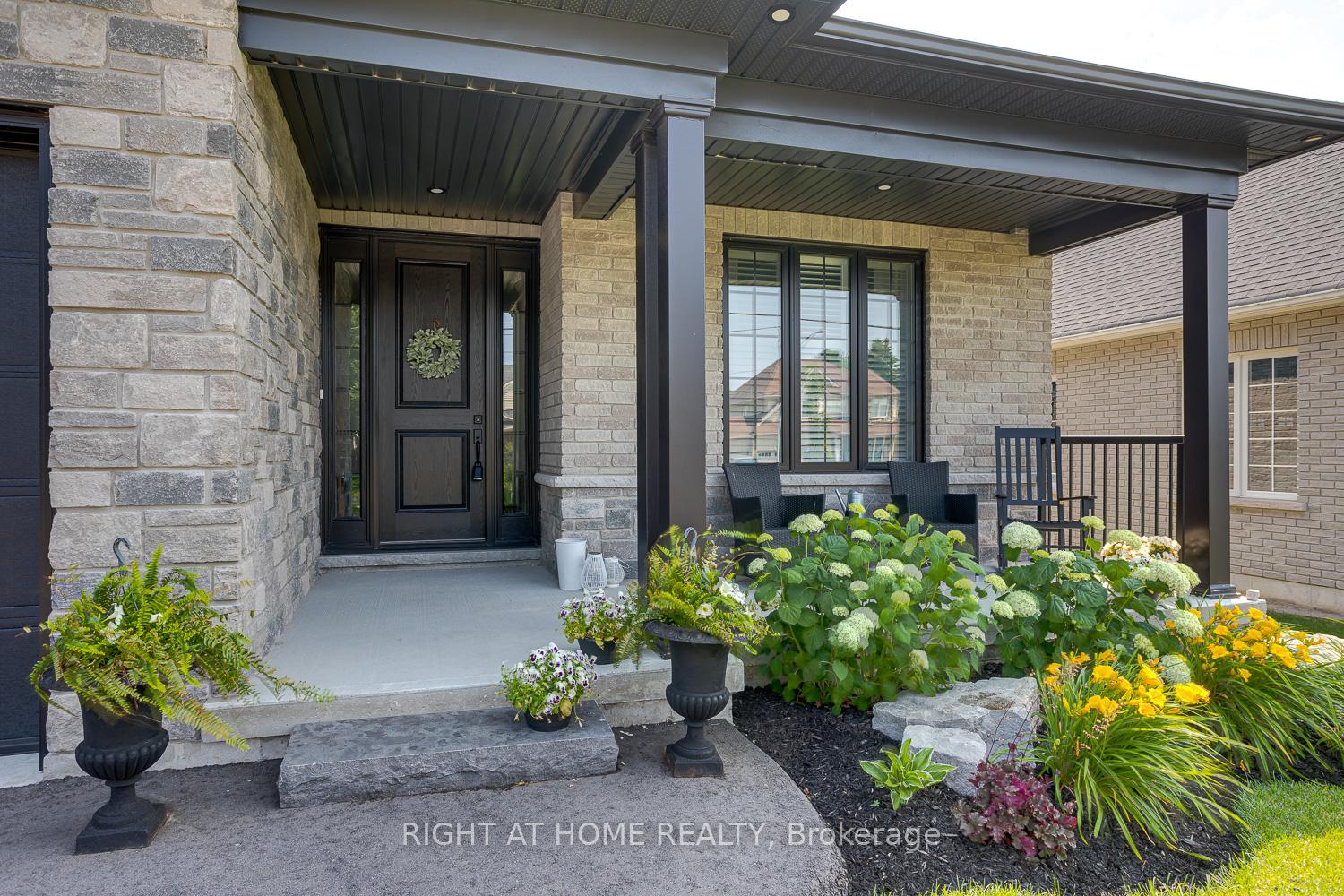 Photo 4 of 3307 Trulls Road, Clarington, Courtice — HOMEH