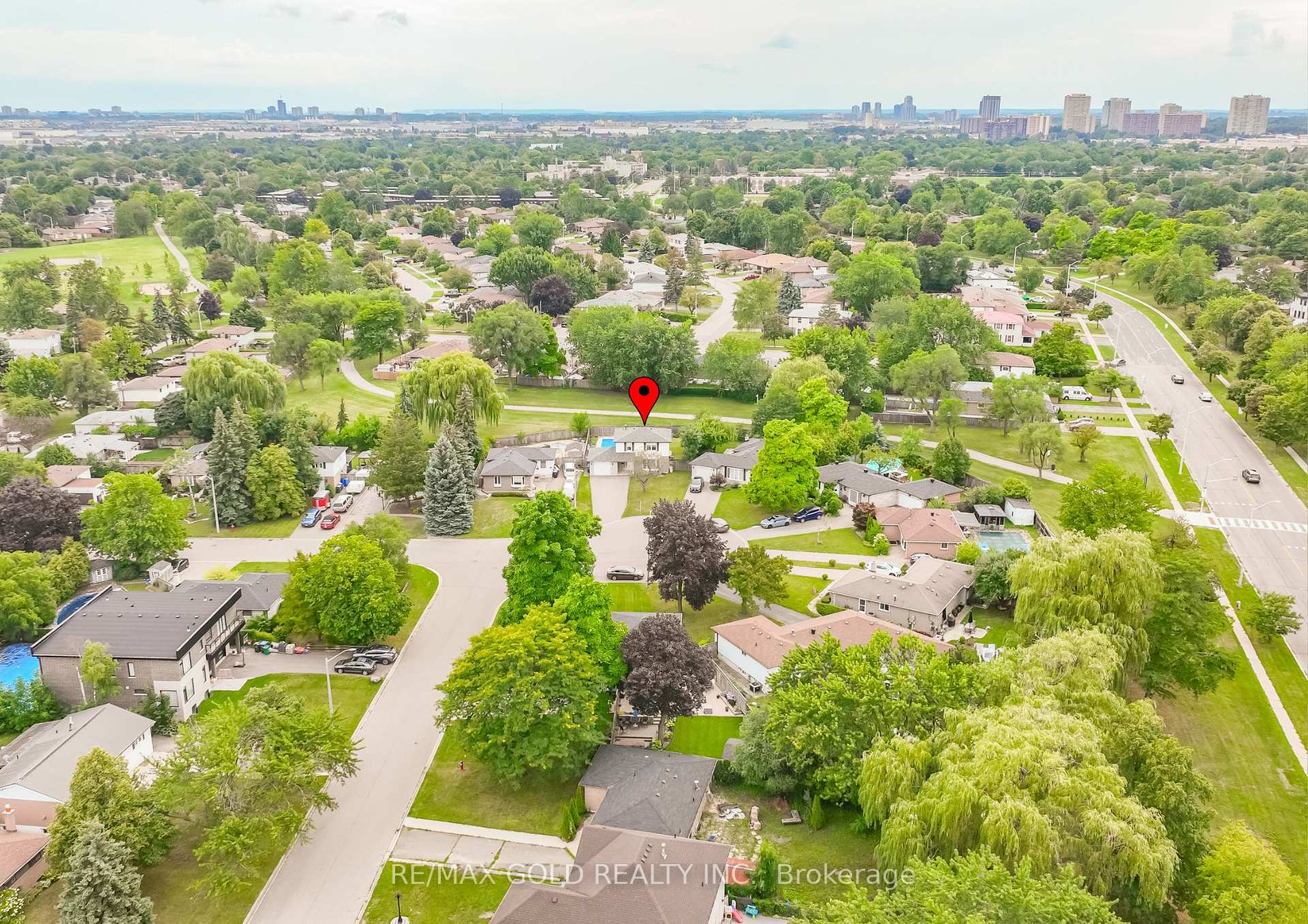 Photo 1 of 12 Dunblaine Crescent, Brampton, Southgate — HOMEH