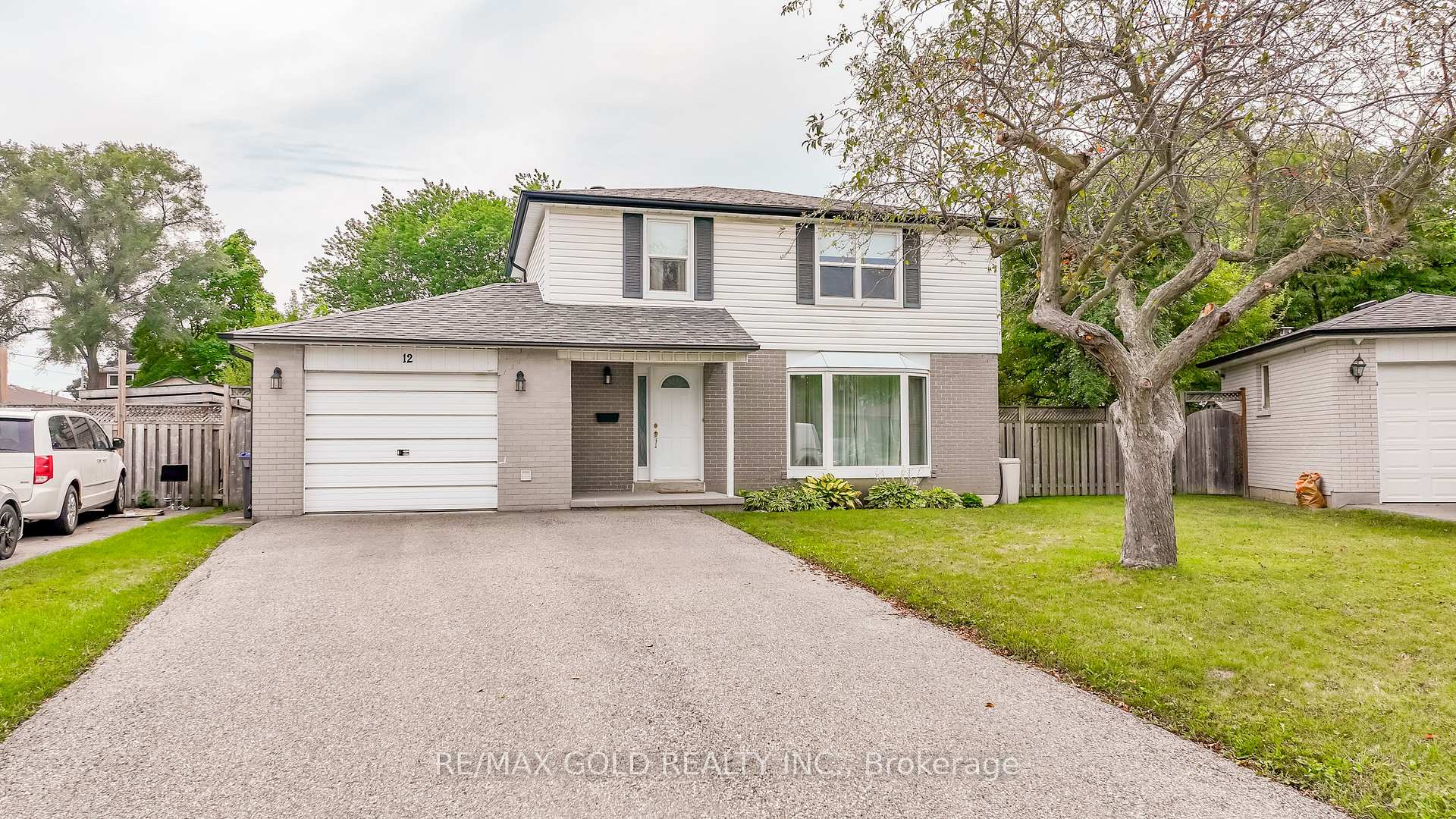 Photo 4 of 12 Dunblaine Crescent, Brampton, Southgate — HOMEH