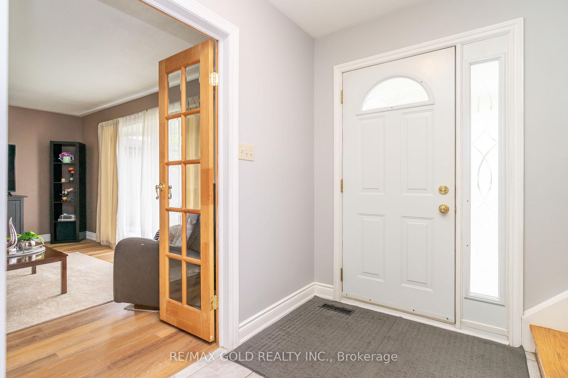 Photo 3 of 12 Dunblaine Crescent, Brampton, Southgate — HOMEH