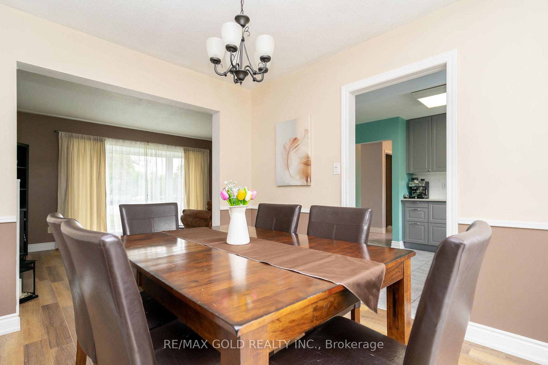 Photo 27 of 12 Dunblaine Crescent, Brampton, Southgate — HOMEH