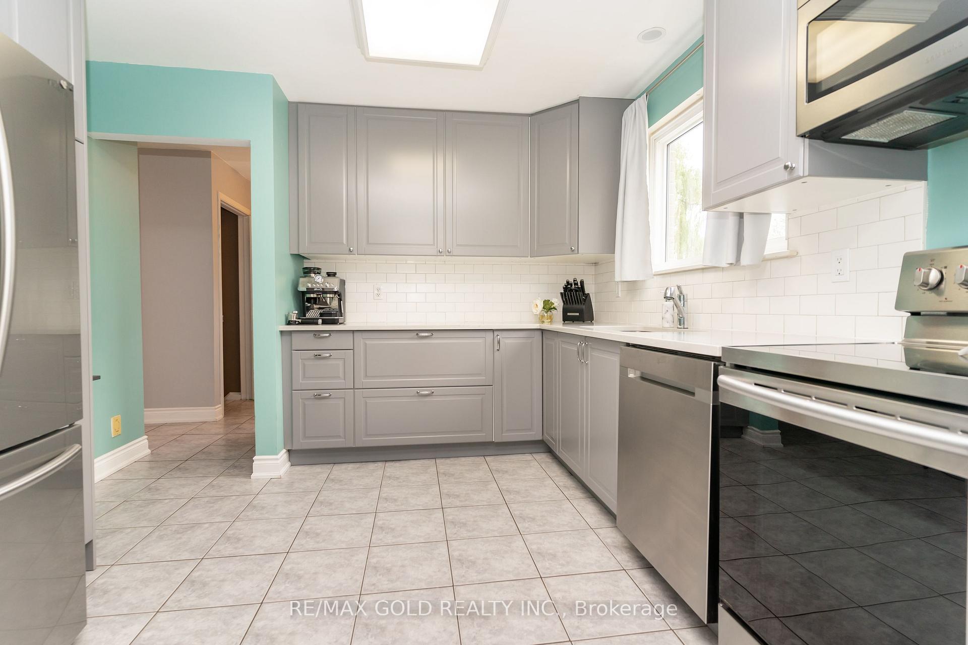 Photo 6 of 12 Dunblaine Crescent, Brampton, Southgate — HOMEH