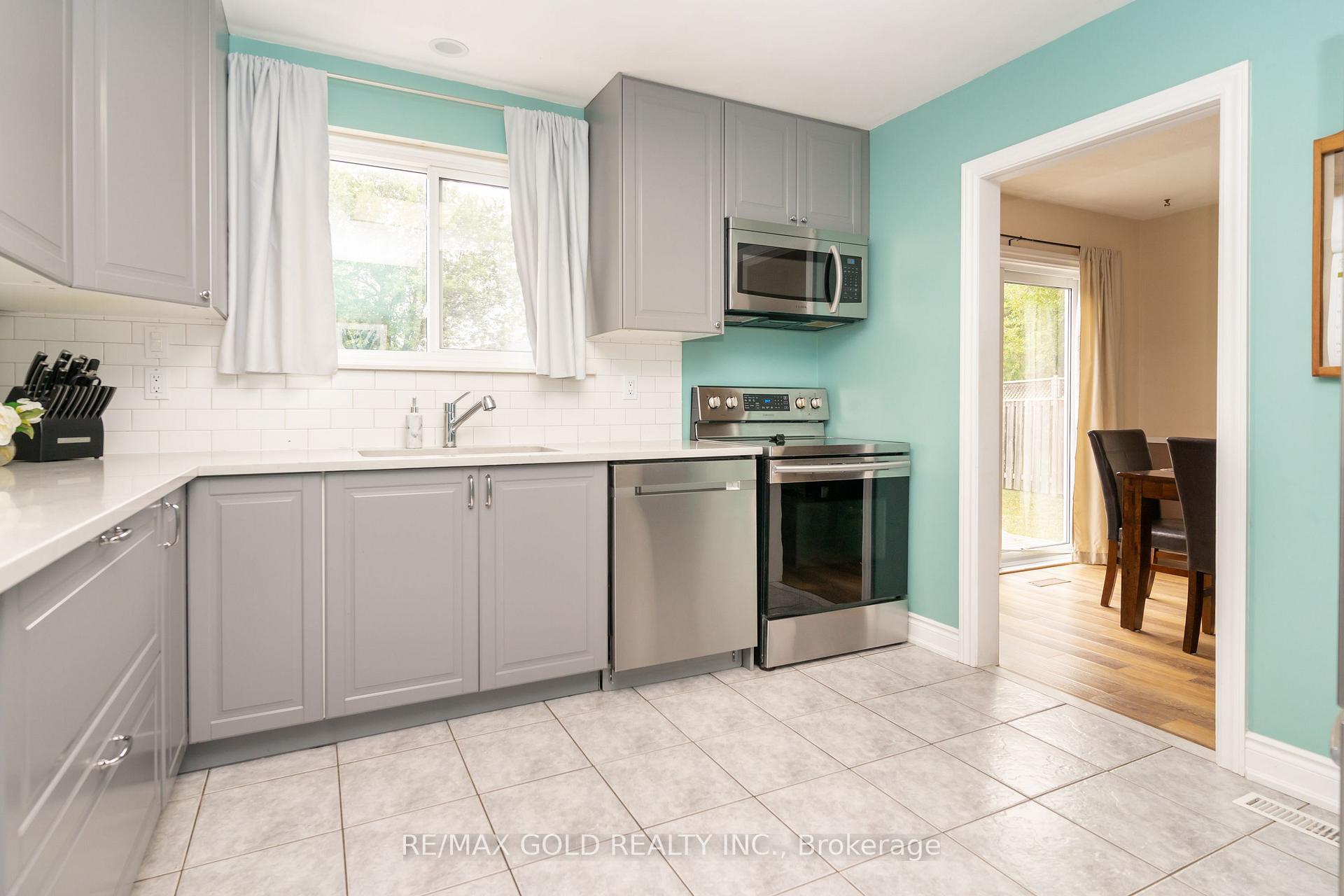 Photo 9 of 12 Dunblaine Crescent, Brampton, Southgate — HOMEH