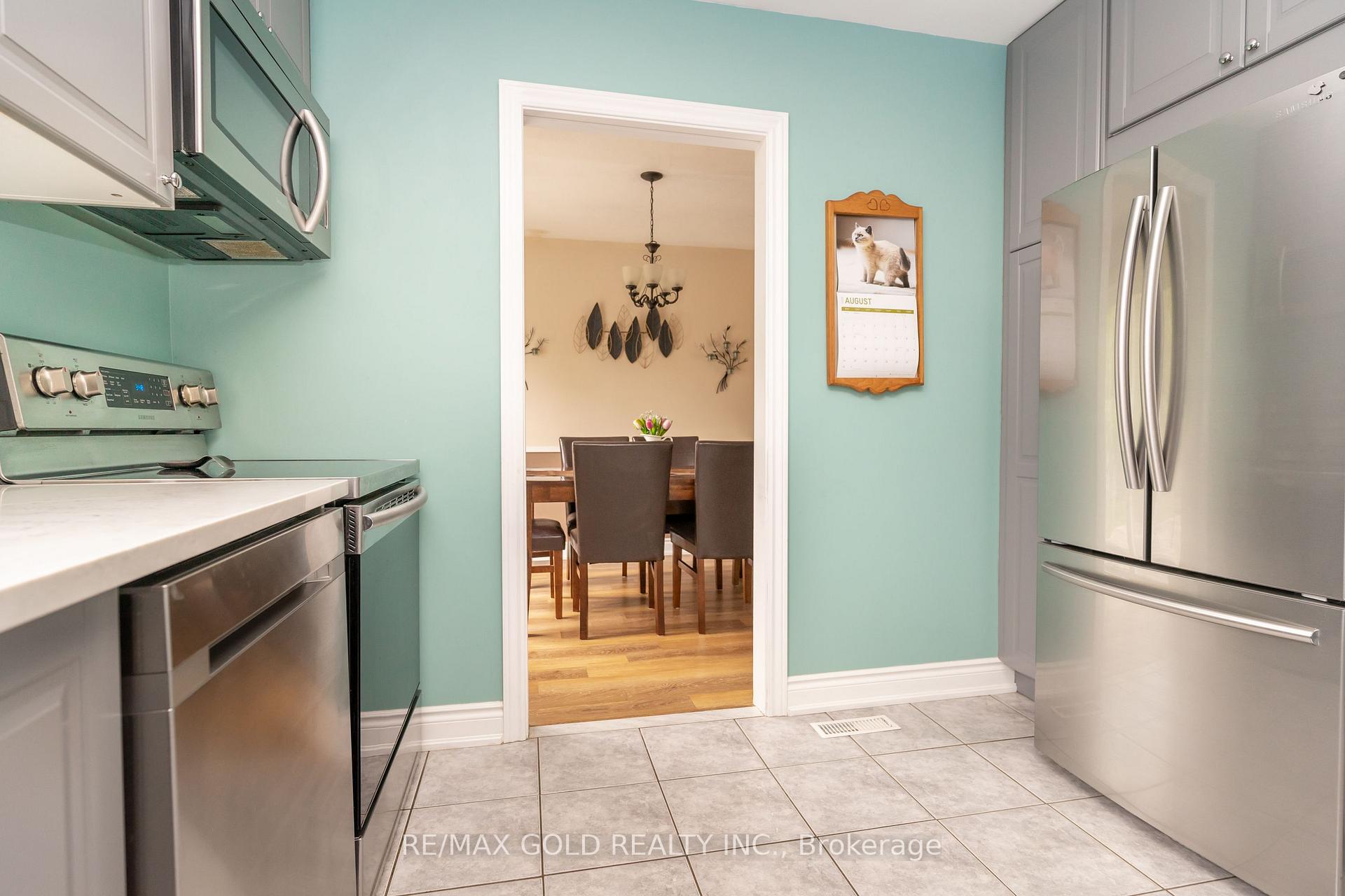 Photo 5 of 12 Dunblaine Crescent, Brampton, Southgate — HOMEH