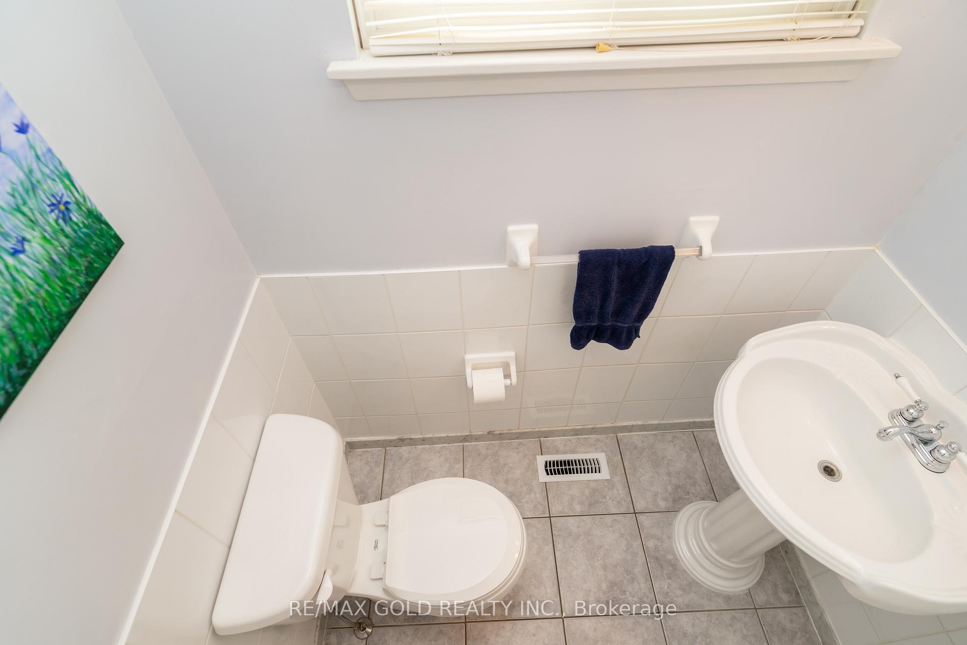 Photo 17 of 12 Dunblaine Crescent, Brampton, Southgate — HOMEH