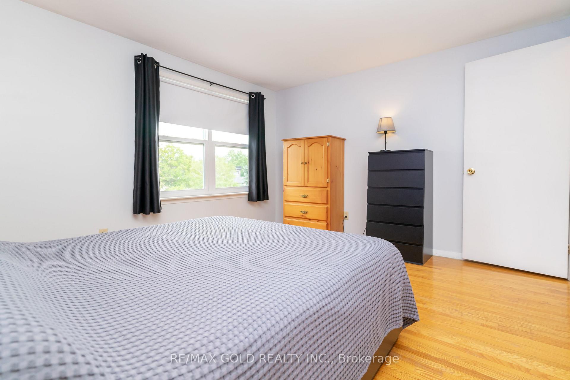 Photo 26 of 12 Dunblaine Crescent, Brampton, Southgate — HOMEH