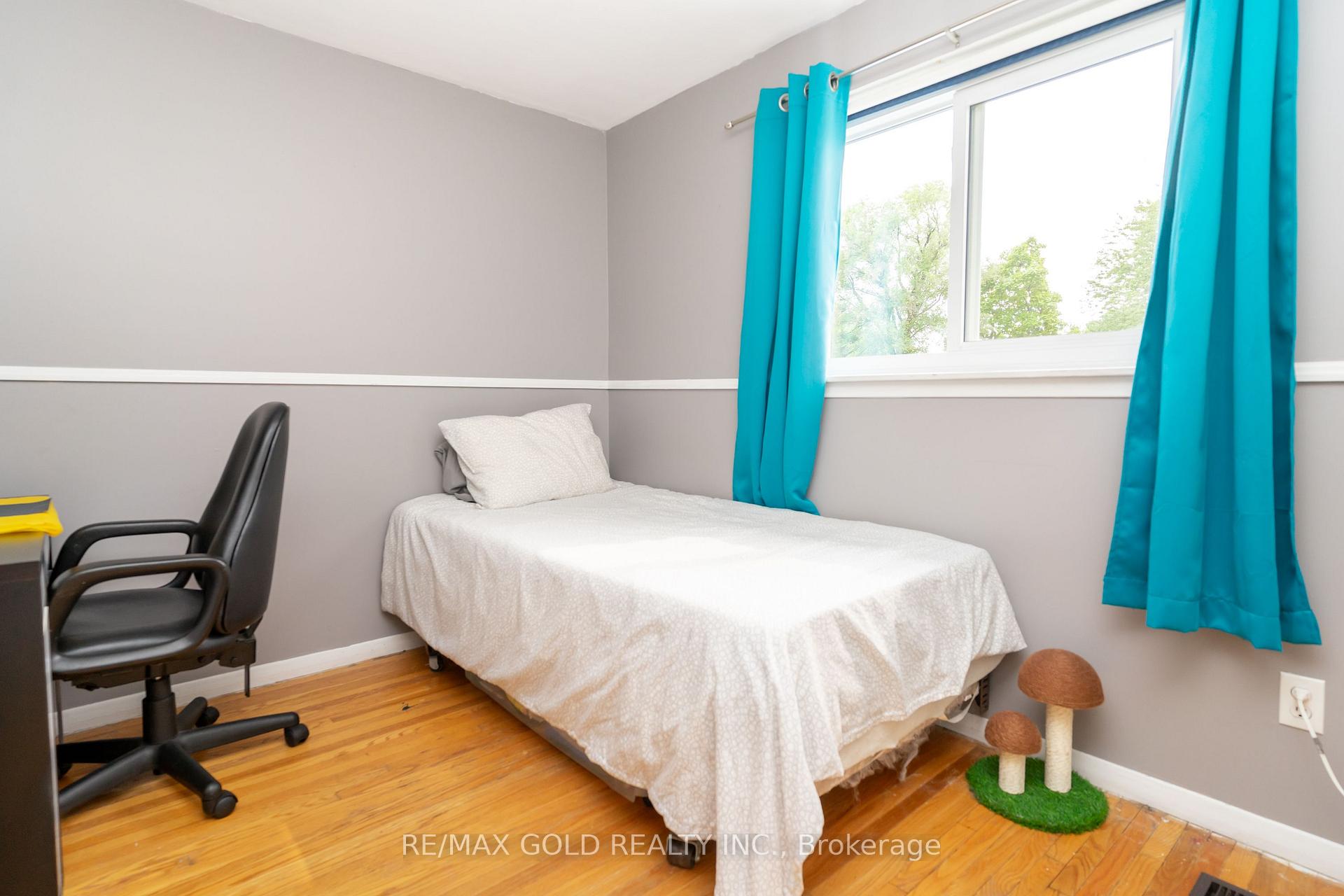 Photo 21 of 12 Dunblaine Crescent, Brampton, Southgate — HOMEH