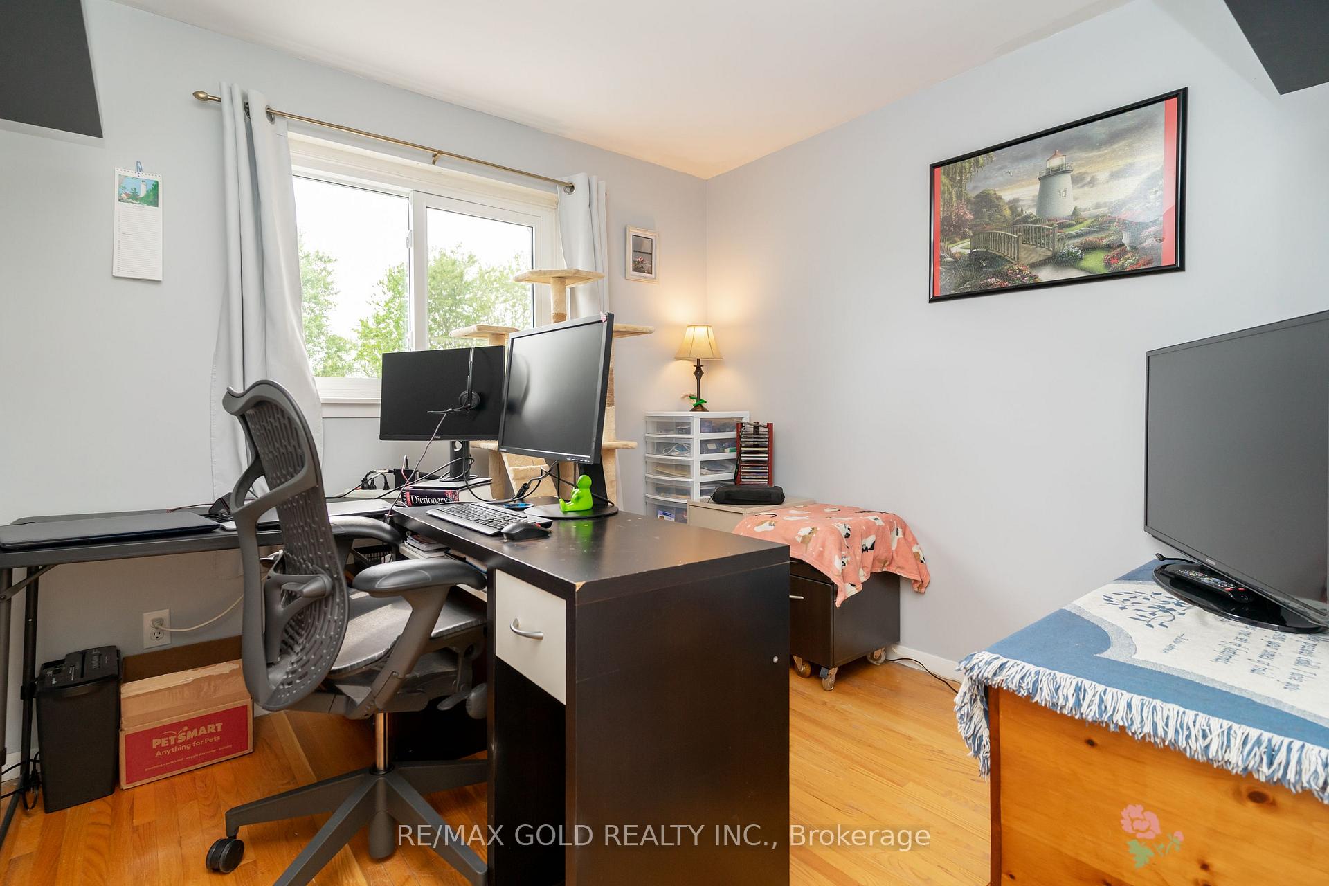 Photo 42 of 12 Dunblaine Crescent, Brampton, Southgate — HOMEH