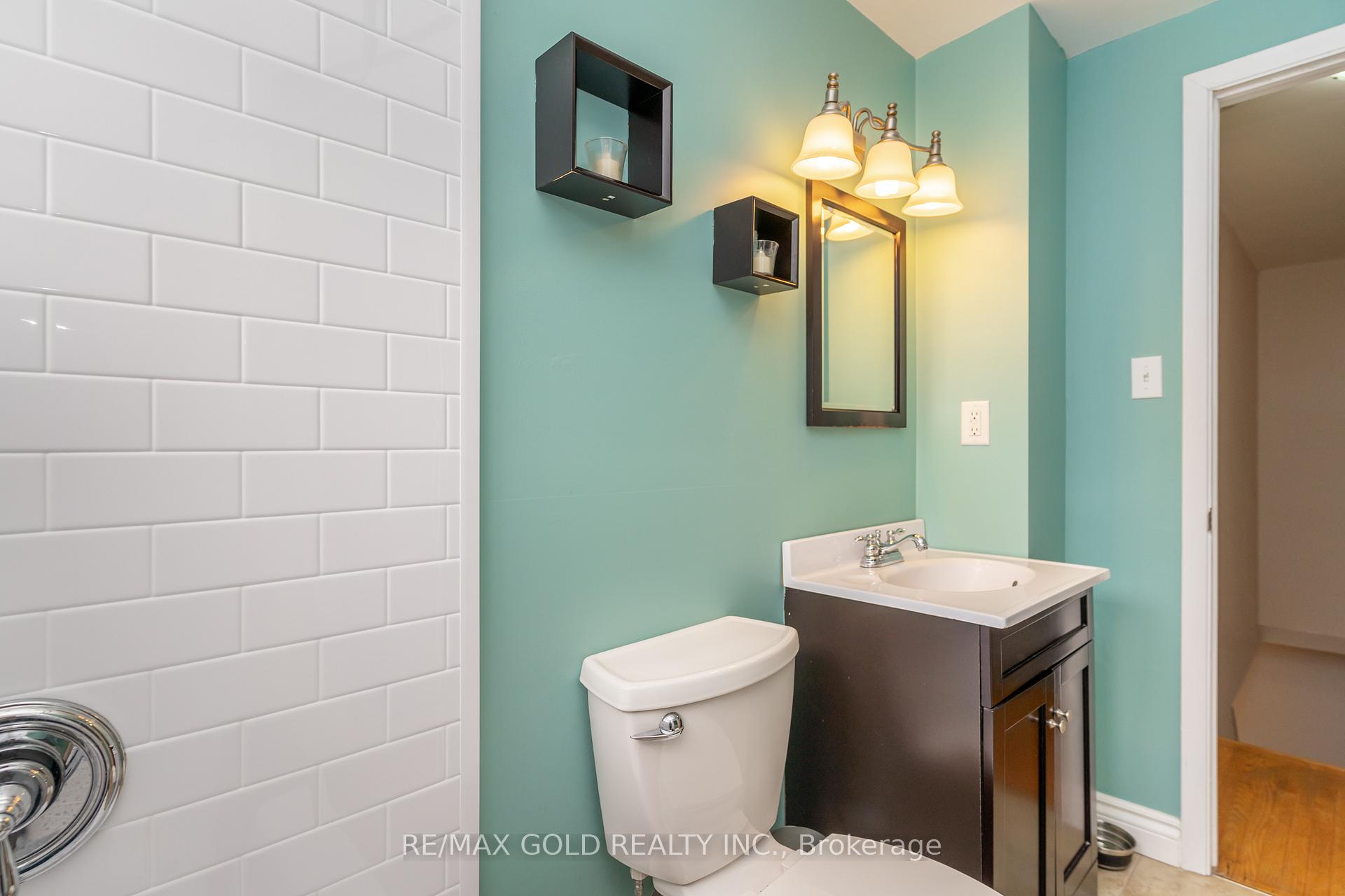 Photo 20 of 12 Dunblaine Crescent, Brampton, Southgate — HOMEH