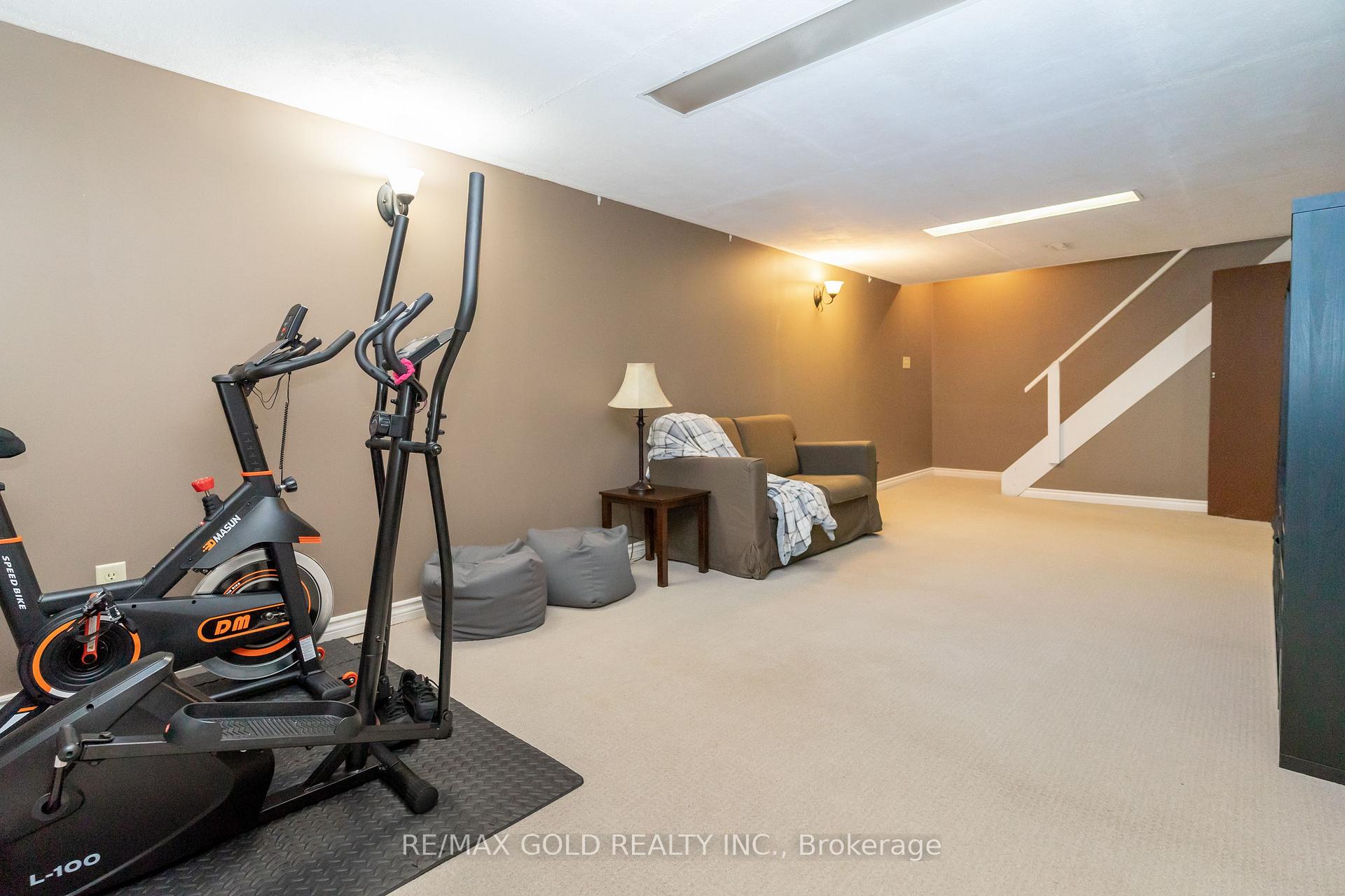 Photo 41 of 12 Dunblaine Crescent, Brampton, Southgate — HOMEH