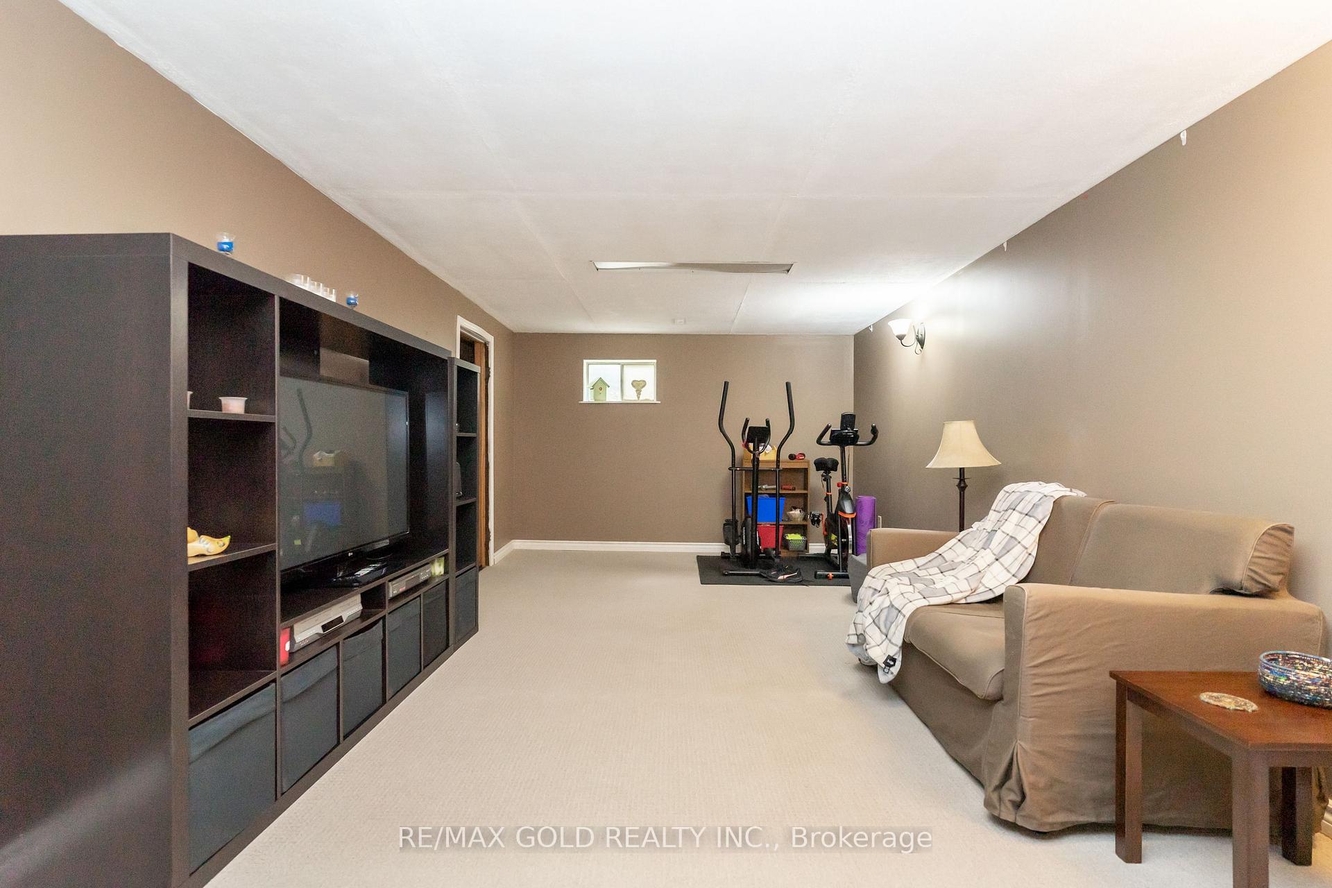 Photo 37 of 12 Dunblaine Crescent, Brampton, Southgate — HOMEH