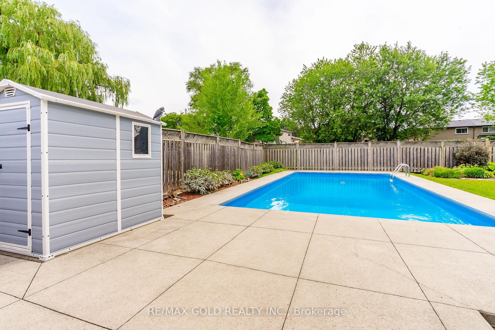 Photo 33 of 12 Dunblaine Crescent, Brampton, Southgate — HOMEH